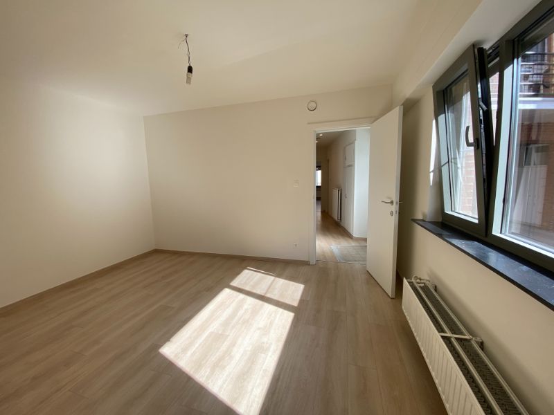 GELIJKVLOERS 2 SLPK. APPARTEMENT (+-90m²) MET GARAGE CENTRUM GEEL foto 12