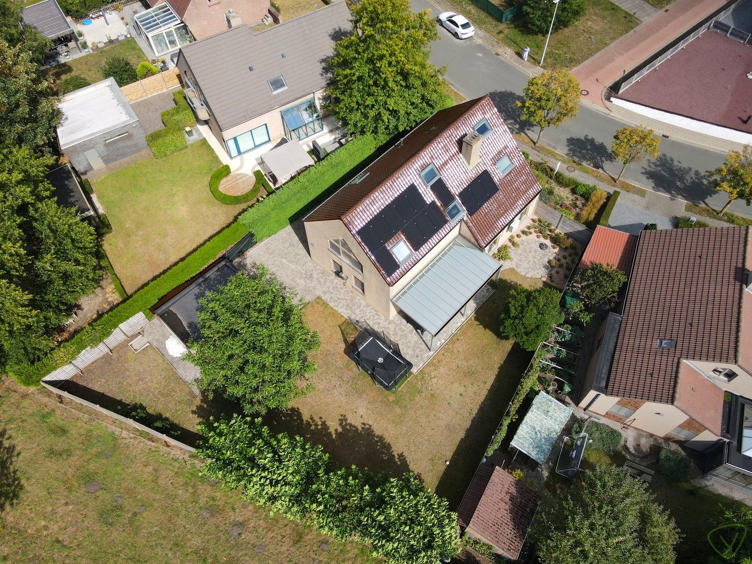 Prachtige open bebouwing met vijf slaapkamers op toplocatie foto 29