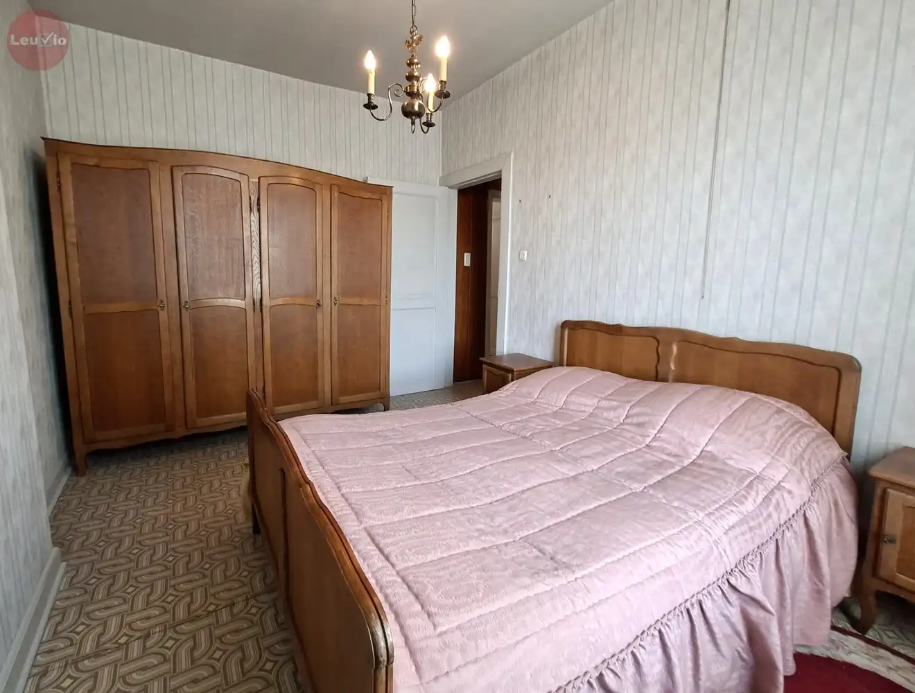 Goed gelegen woning // 2 slaapkamers + zolder om af te werken foto 22