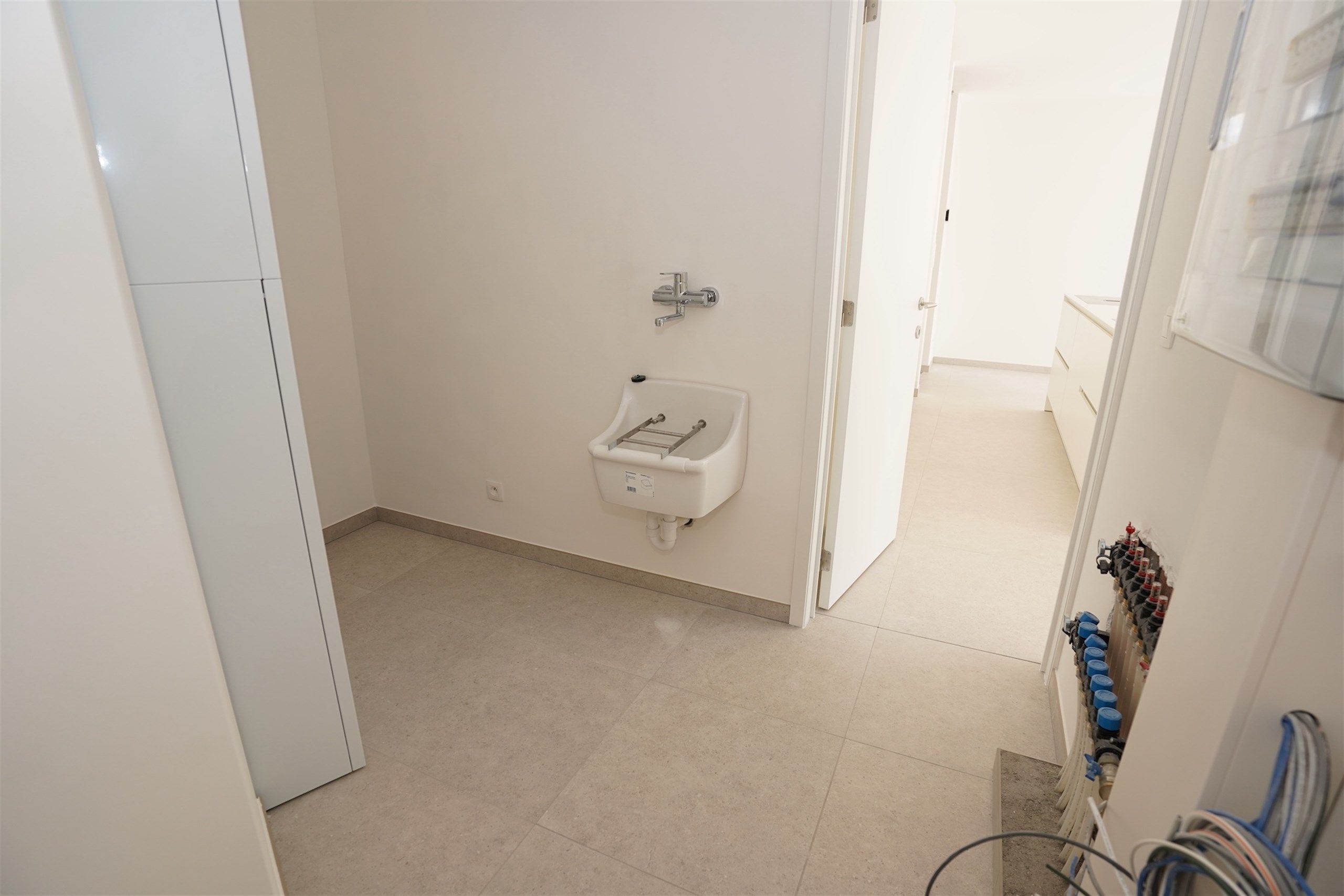 Nieuwbouwappartement ('25) met groot terras en eigen Carport foto 19