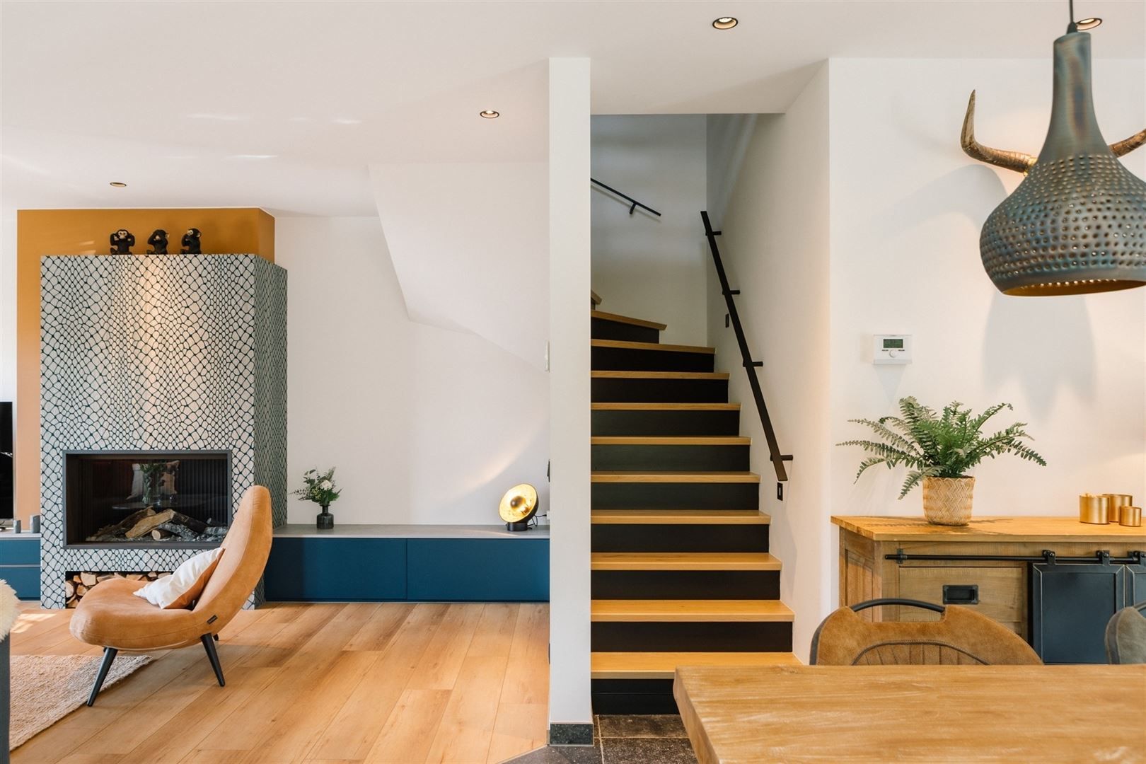 Eigentijdse luxe half open woning in een rustige setting foto 5
