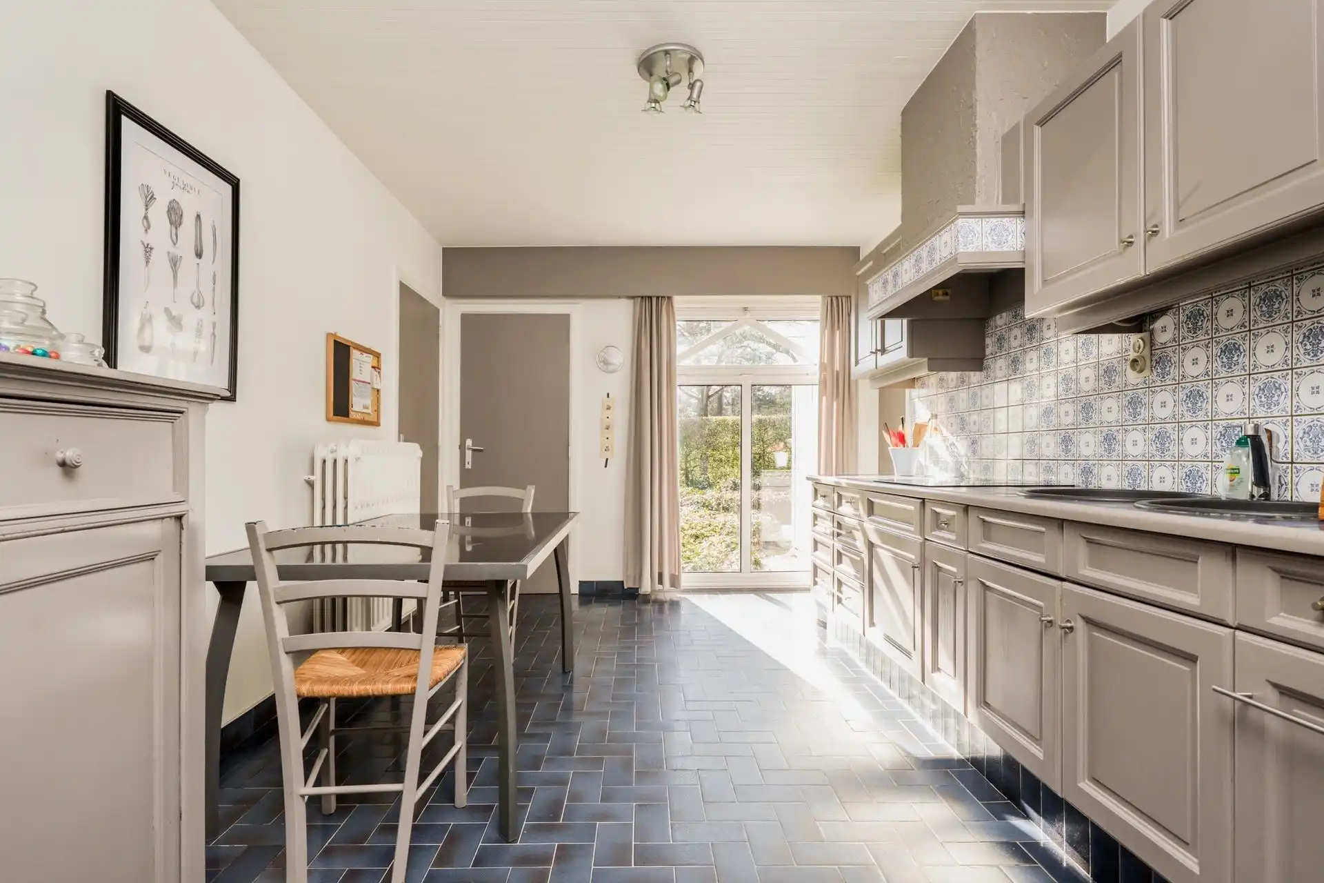 Laagbouwvilla met 4 slpks en garage! foto 9