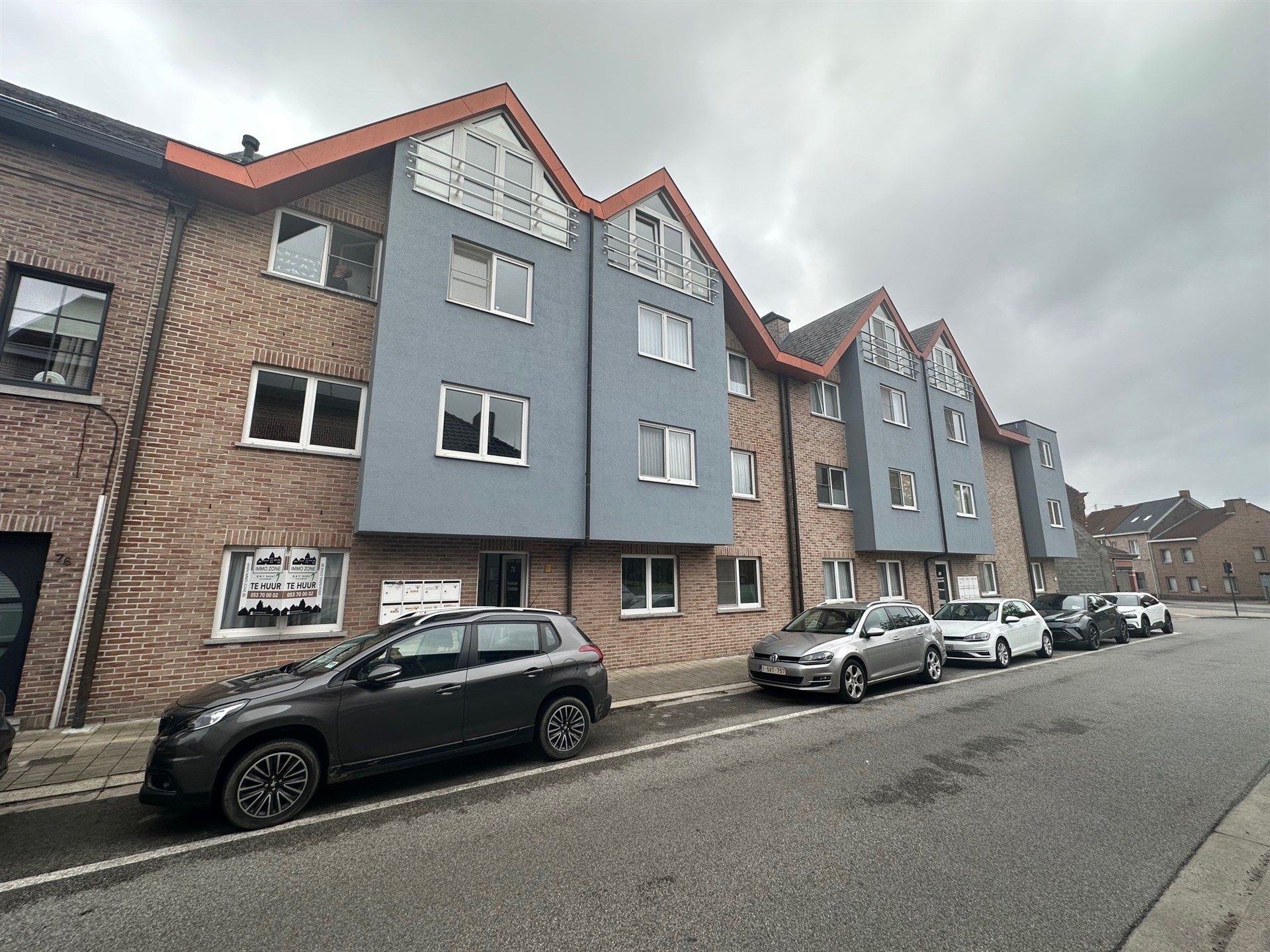 Gelijkvloers appartement met terras en tuin foto {{pictureIndex}}