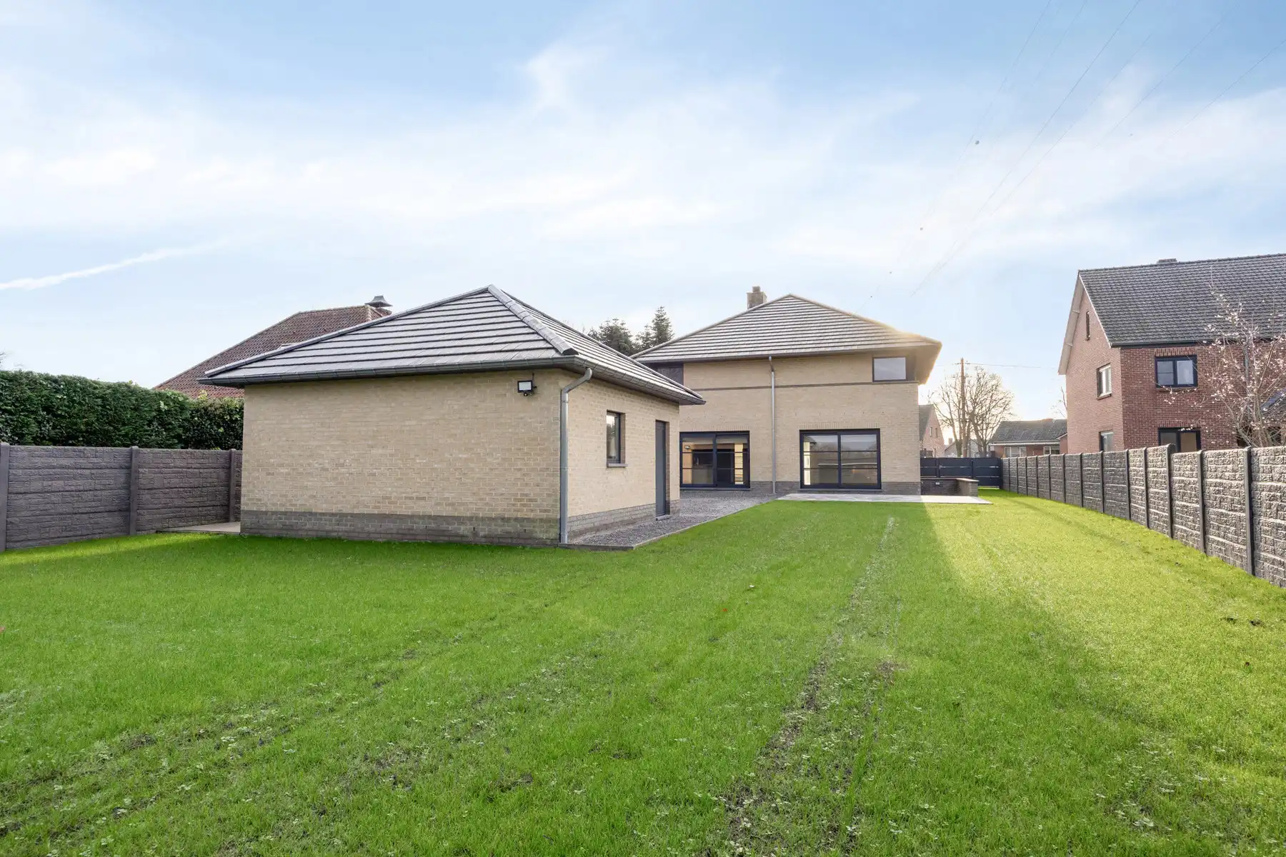 Luxueuze woning met 4/5 slpk. op 11a90ca in Neeroeteren.  foto 37