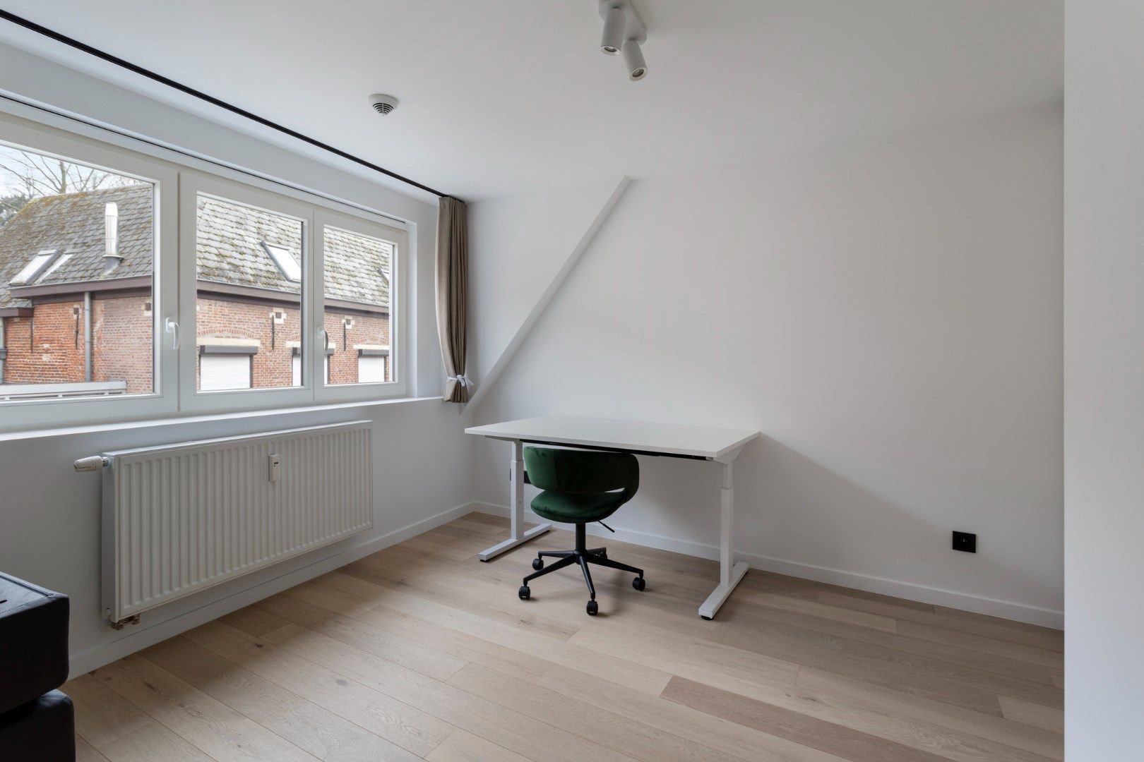 Volledig gerenoveerde studentenkamer in residentie met 29 studentenkamers met eigen sanitair in hartje Leuven foto 4