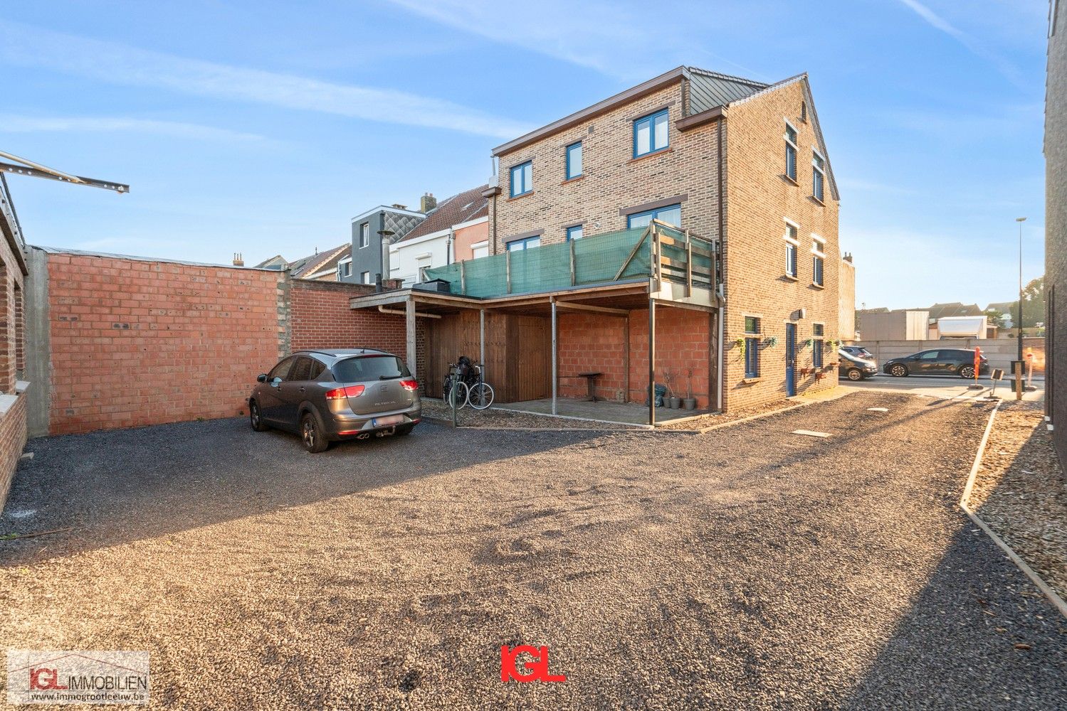 Opbrengsteigendom met twee appartementen foto 2