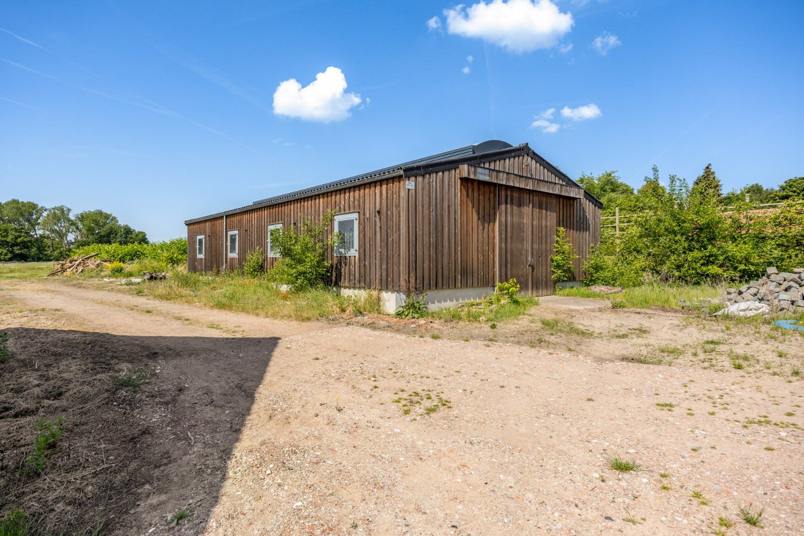 UNIEKE VIERKANTSHOEVE met paardenstallen op 7,34 hectare met vergunning voor zwembad en poolhouse foto 22