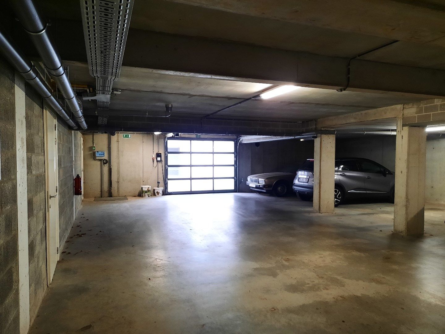 3 binnenstaanplaatsen in afgesloten parkeerkelder  foto 3