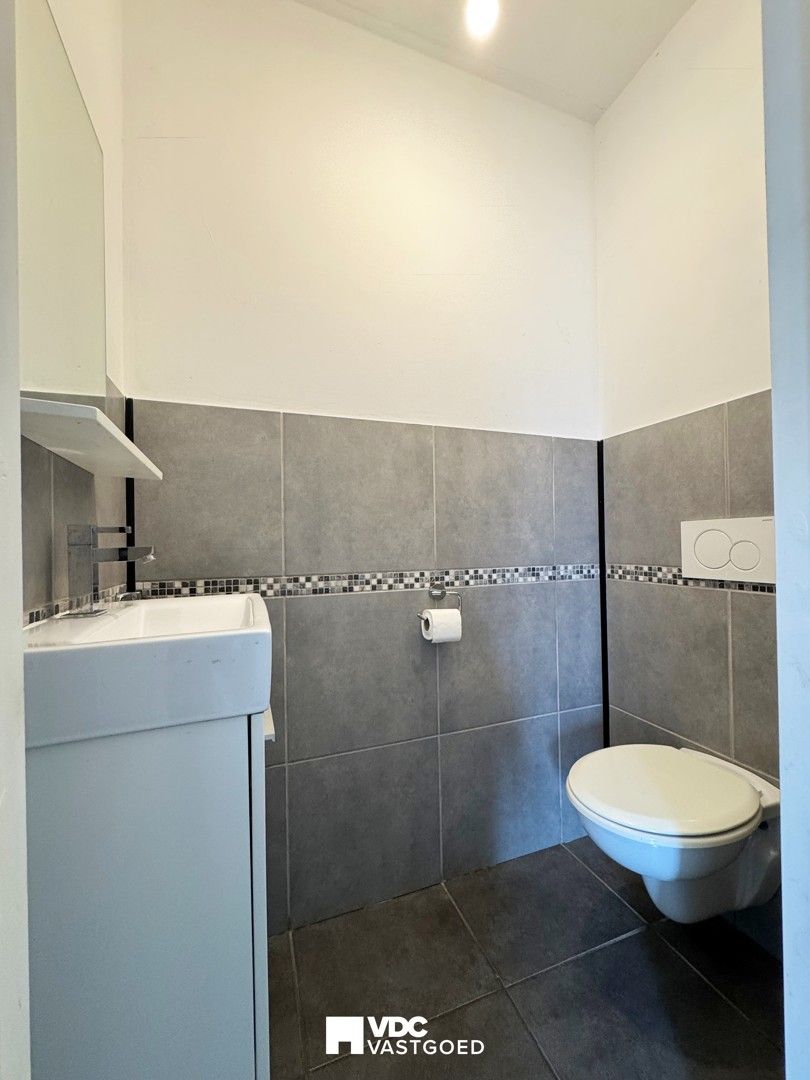 Zeer mooi en ruim duplex-appartement met 4 slaapkamers en groot terras in groene omgeving foto 15
