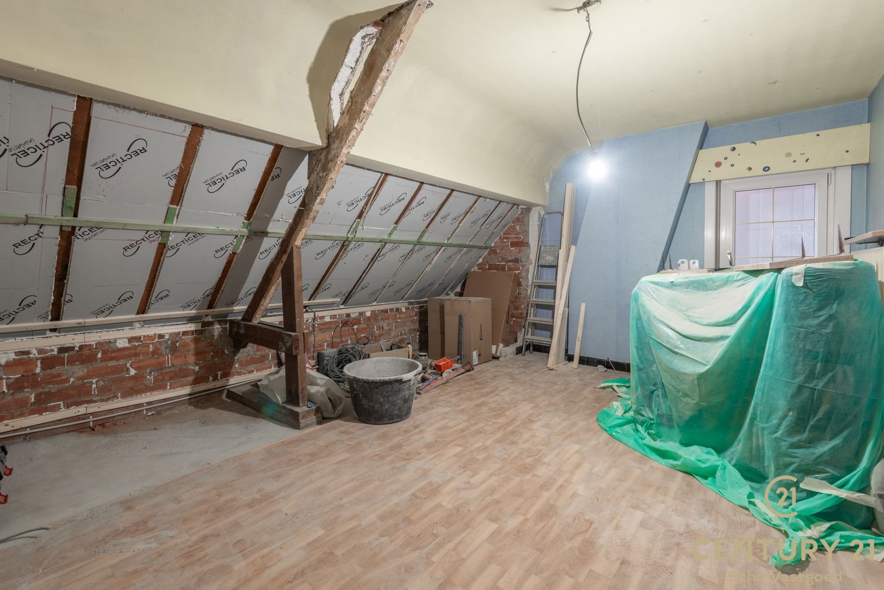 Charmante deels gerenoveerde woning met gezellige tuin foto 21