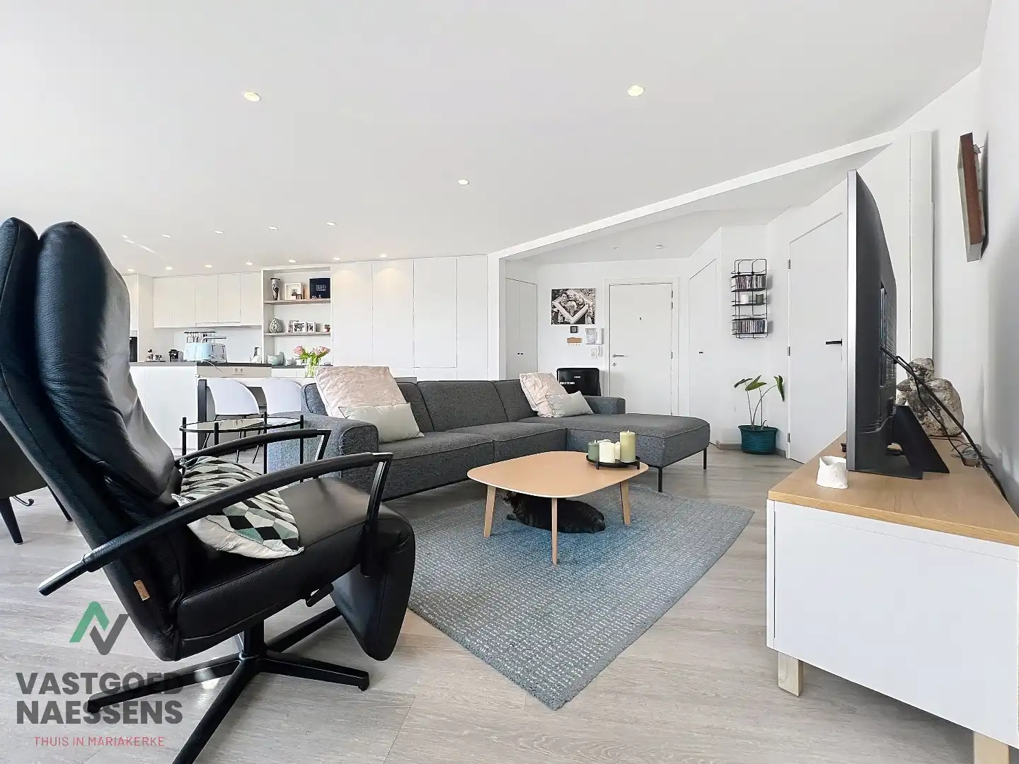 SCHITTEREND VERNIEUWD 2 SLPK APP VLAKBIJ ZEEDIJK foto 5