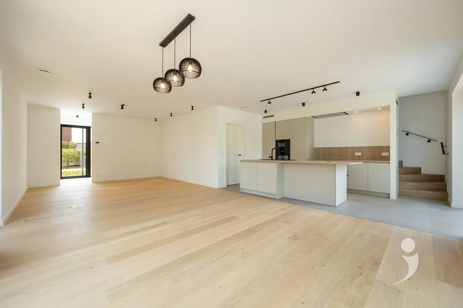Nieuwbouwwoning in zeer rustige straat! foto 6