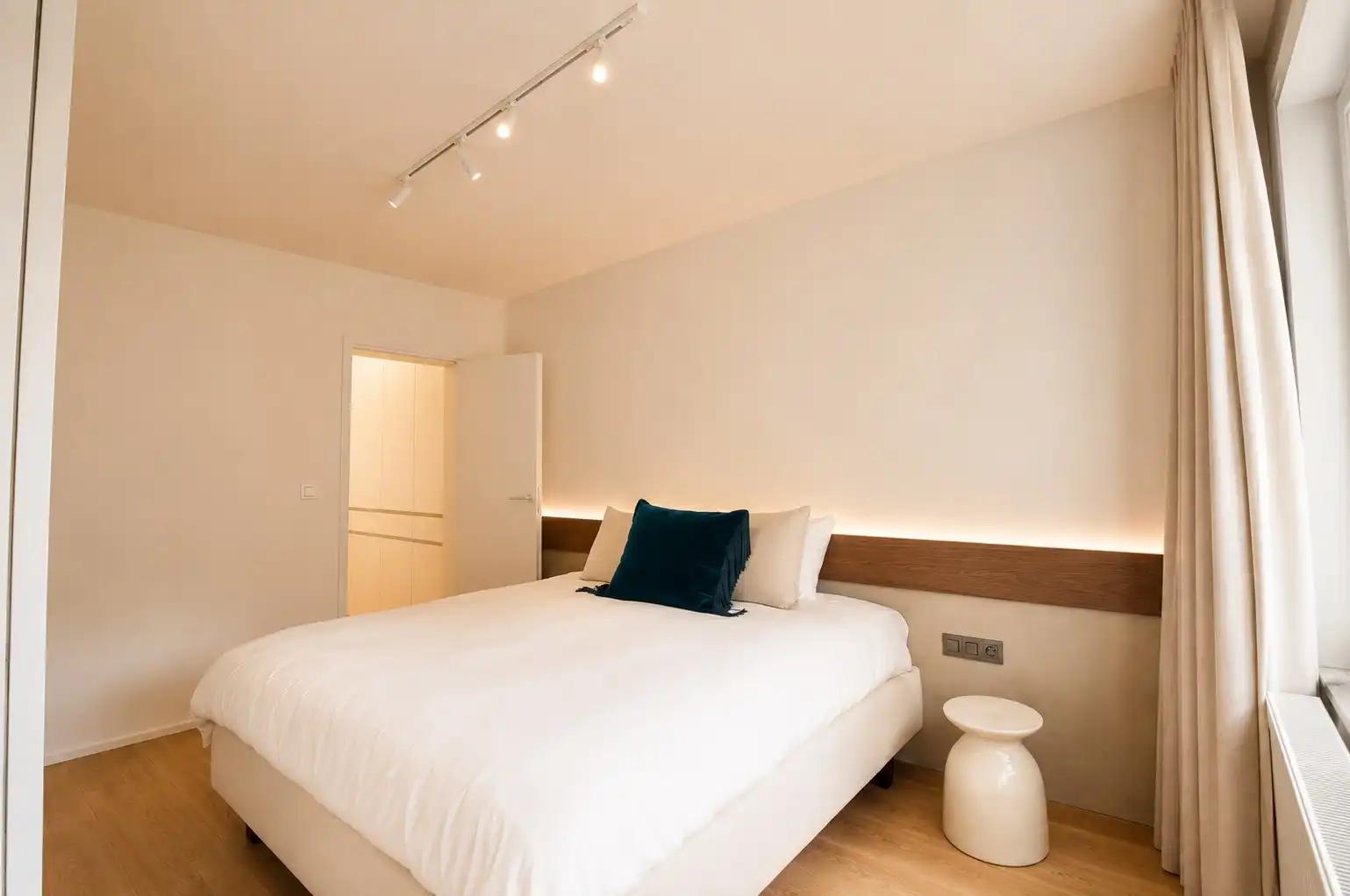 Subliem gerenoveerd appartement met frontaal zeezicht en een tijdloze, uiterst verfijnde afwerking. foto 12