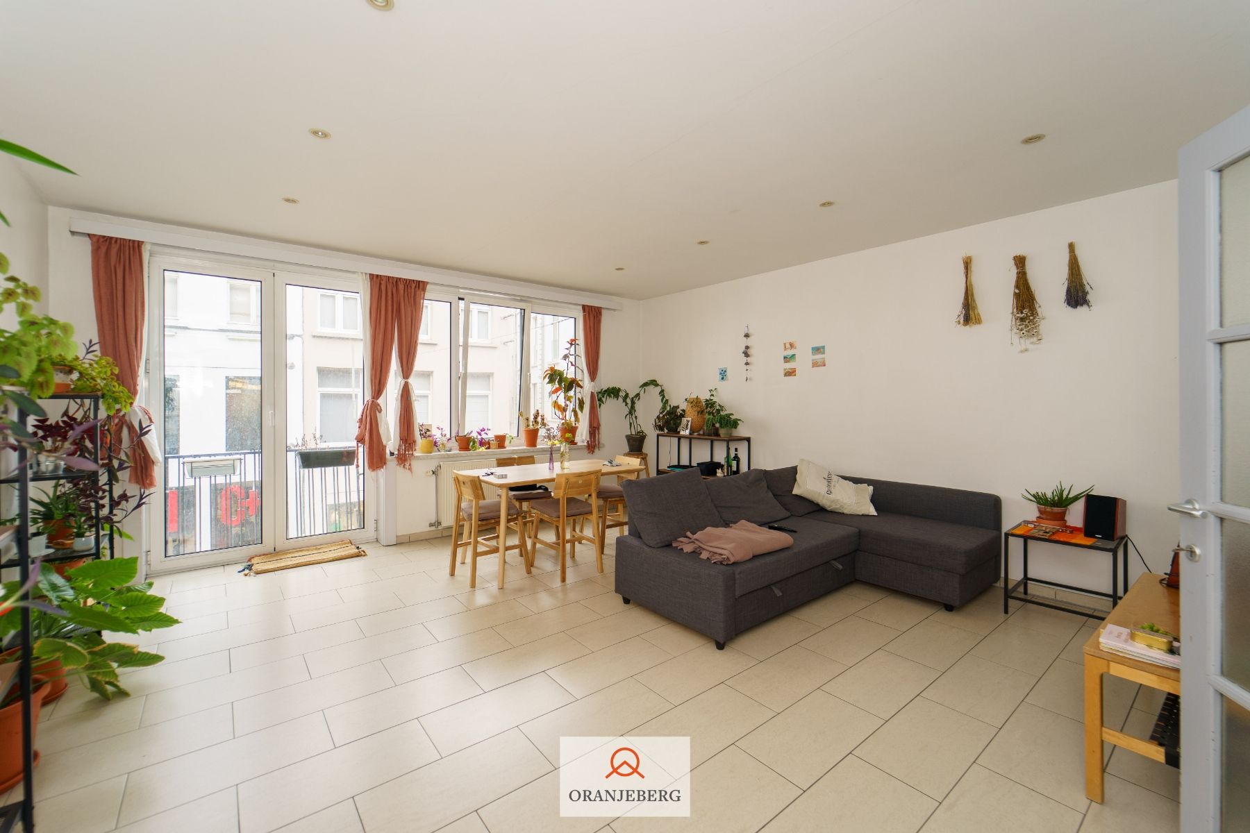 Ruim twee-slaapkamer appartement in Kortedagsteeg foto 11