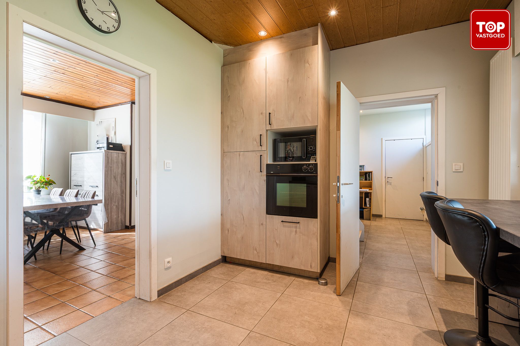 instapklare woning met zicht op uitgestrekte velden foto 9