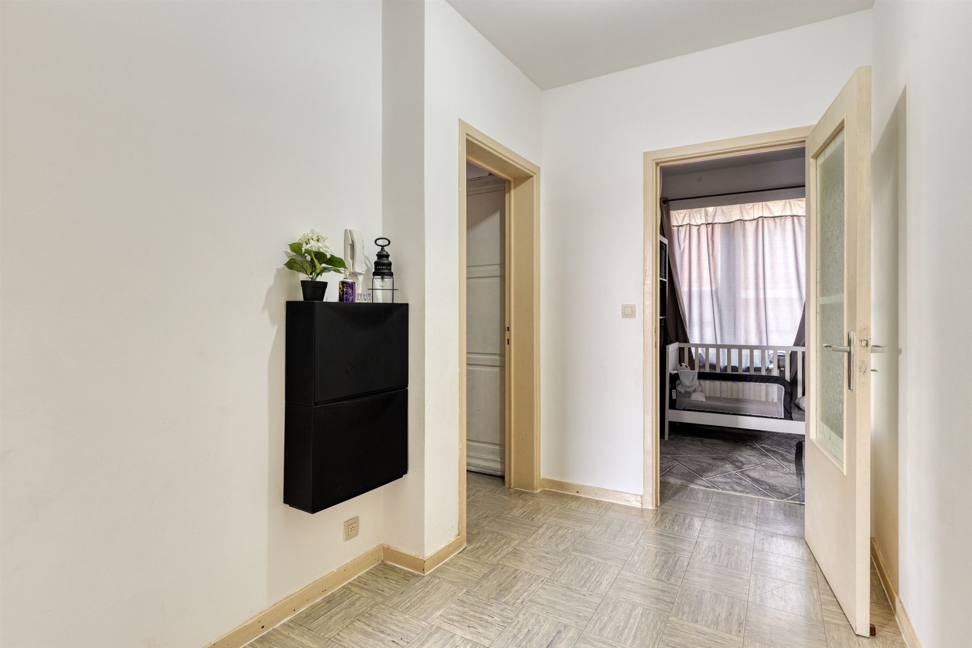 IN OPTIE !!! Opbrengsteigendom met 2 appartementen + 6 autostallingen foto 5