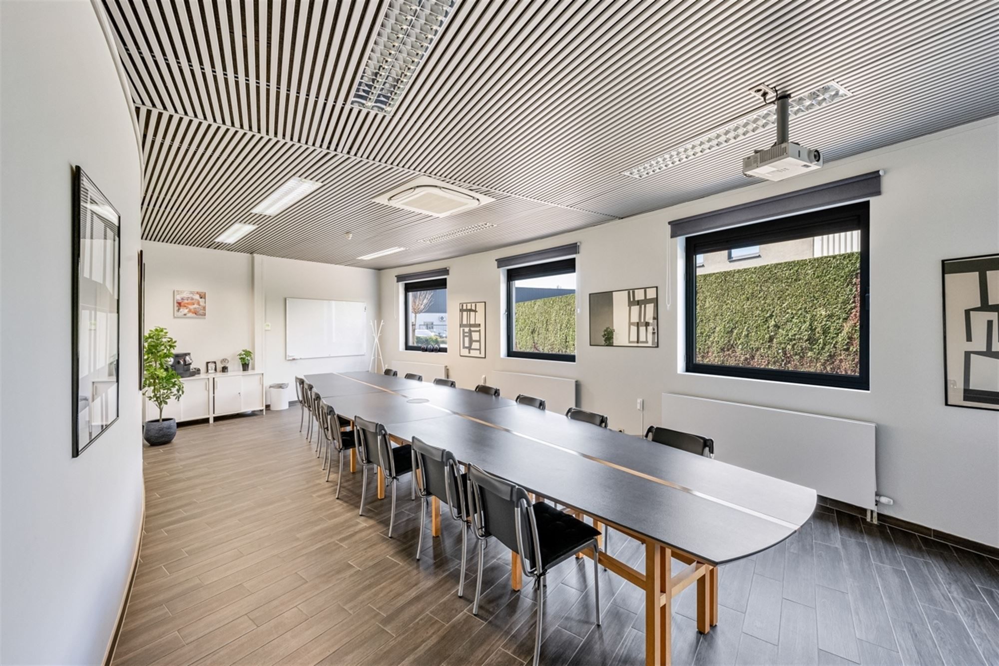 Instapklaar kantorencomplex op toplocatie ten zuiden van Gent foto 6