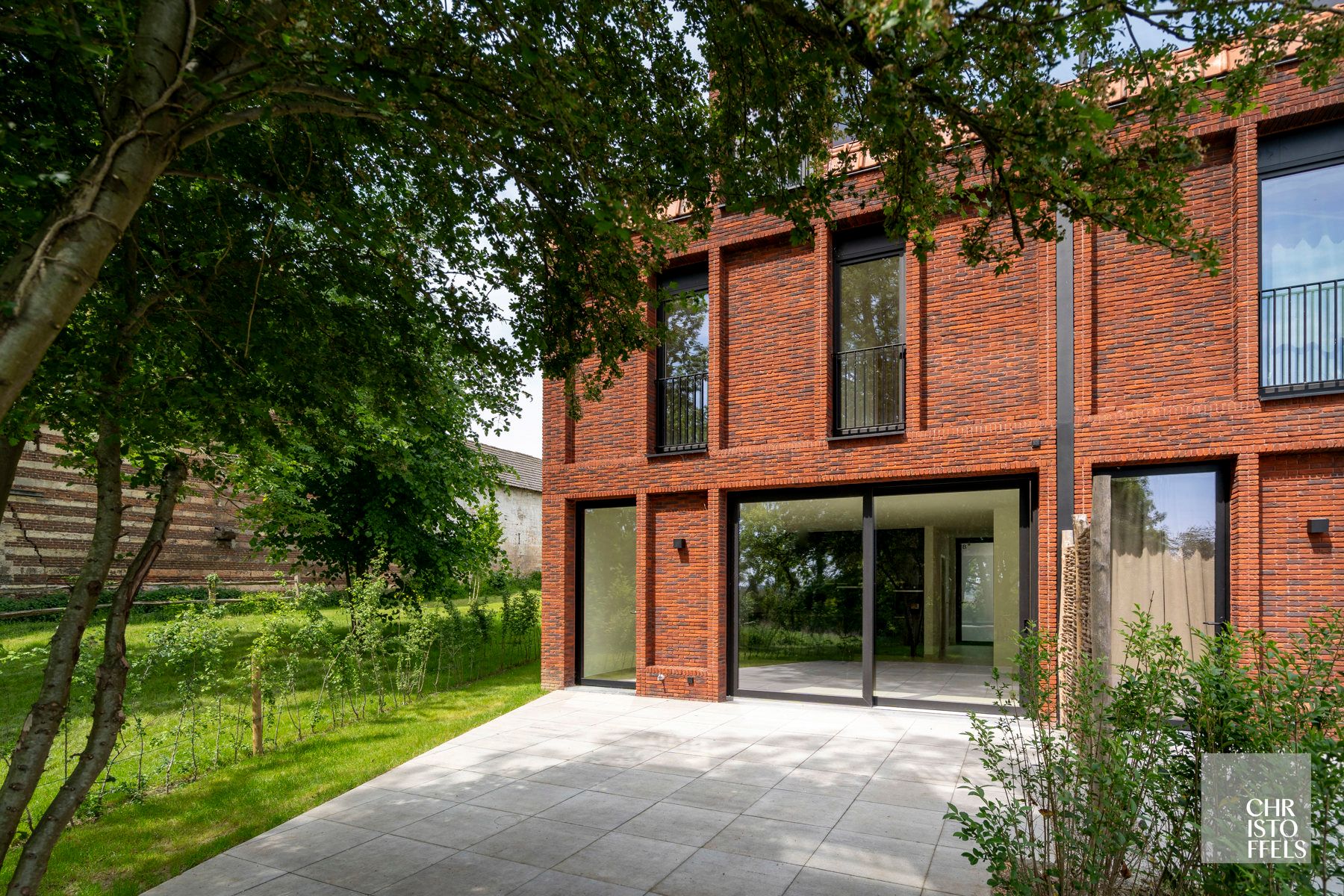 Gezinswoning (180m²) in een gerenoveerde hoeve te Riemst! foto 16
