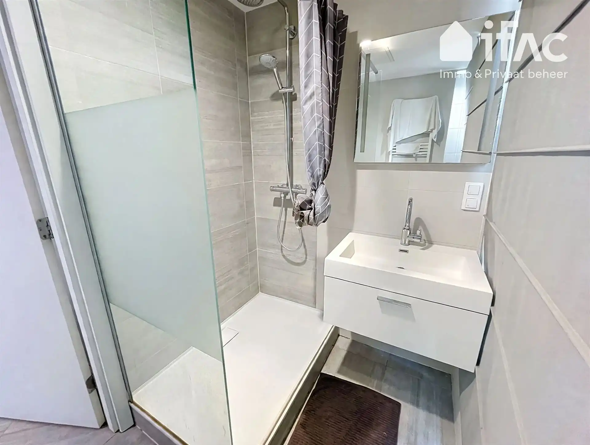 Duplex studentenstudio met eigen keuken + sanitair foto 4