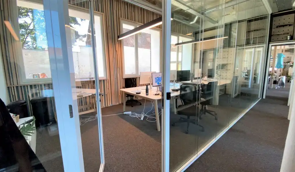 Kantoren in karaktervol gerenoveerd industrieel kantoorgebouw BC Watt Factory foto 11