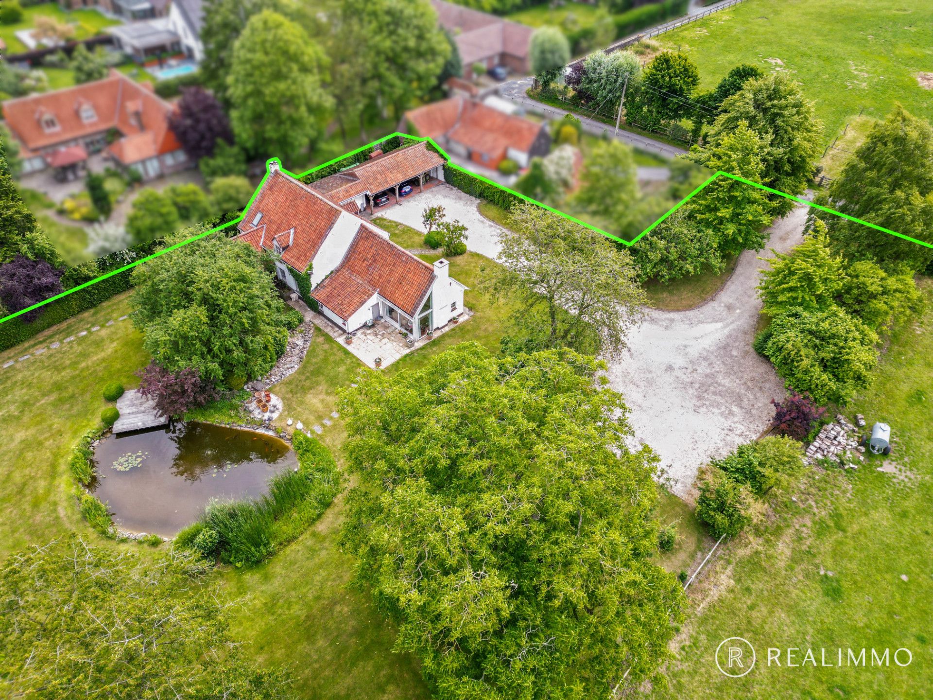 Wonen in alle rust op meer dan 1,2 hectare! foto 3