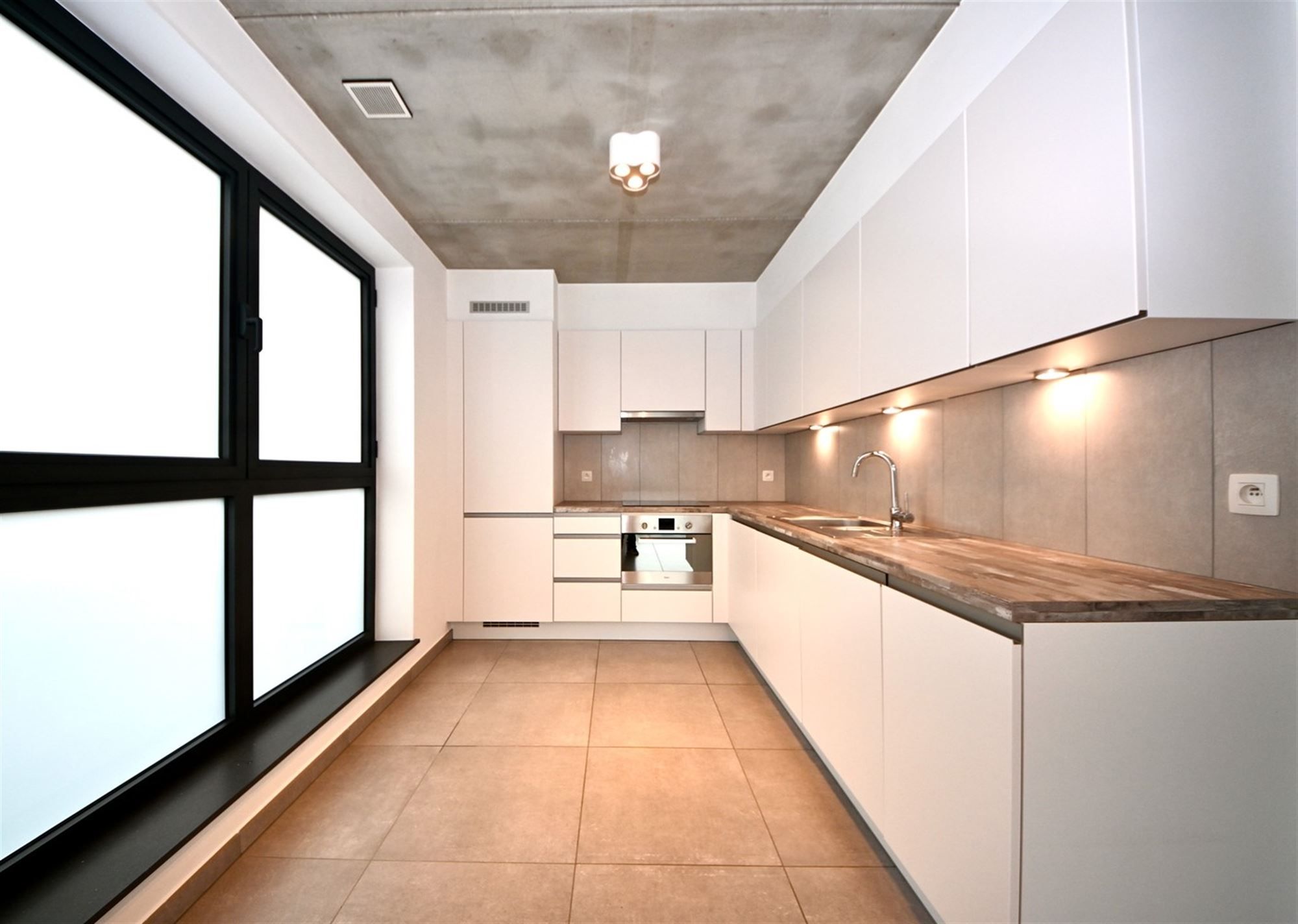 Duplex appartement met 2 slaapkamers en terras. foto 6