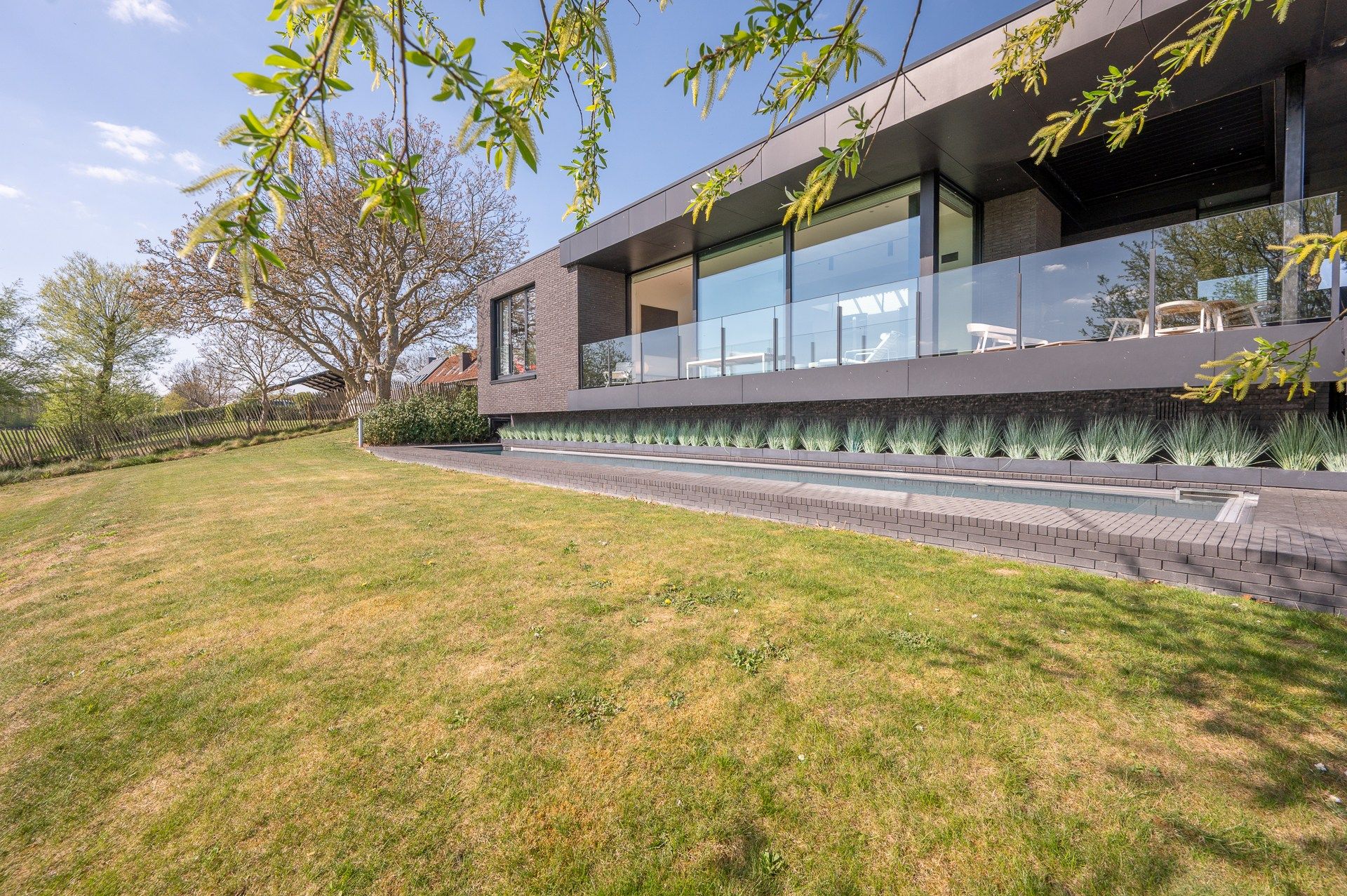 Uniek eigendom met adembenemende zichten gelegen op een perceel van ongeveer 3000 m². foto 23