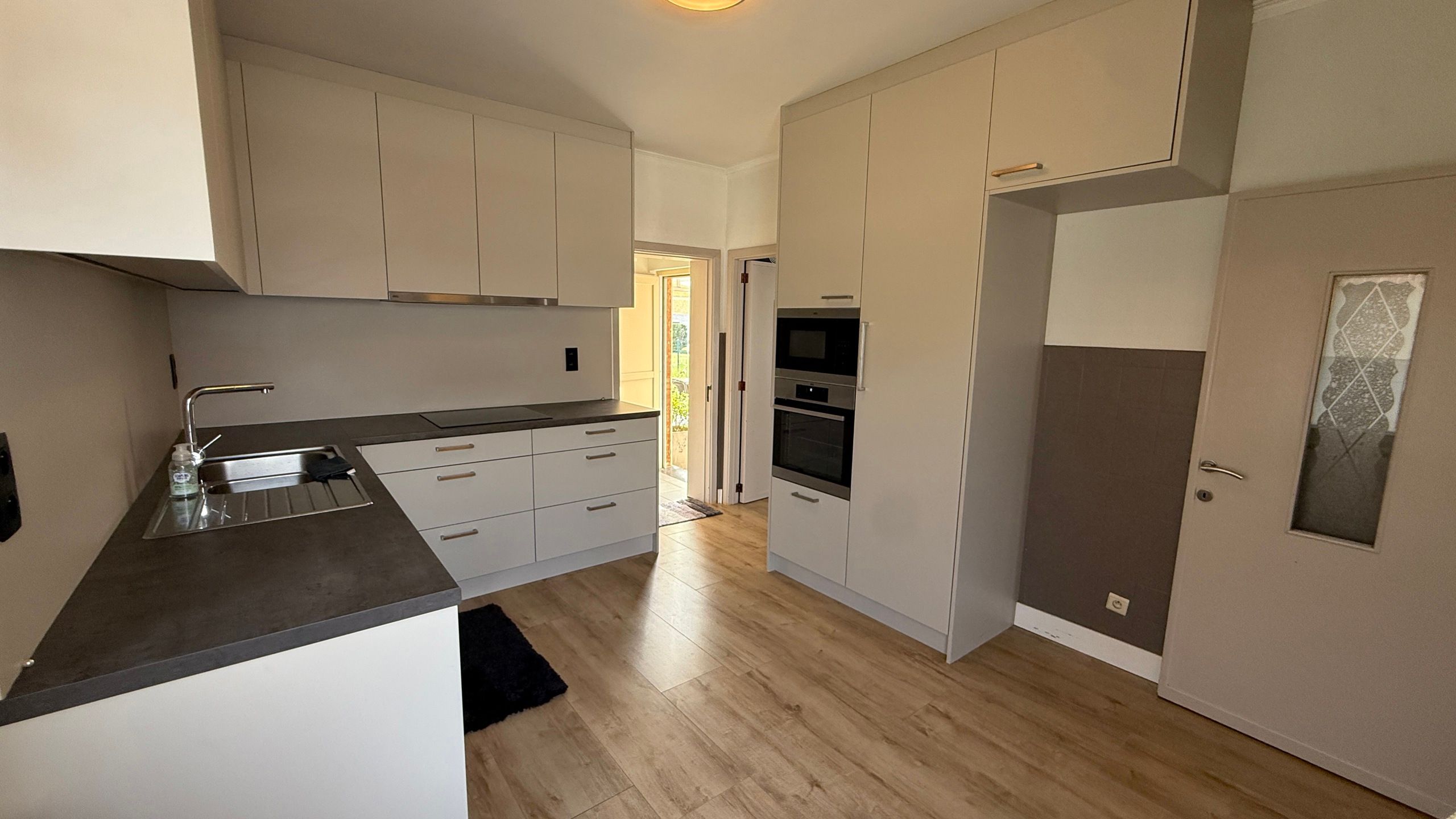 Gerenoveerde woning op prachtig perceel foto 3