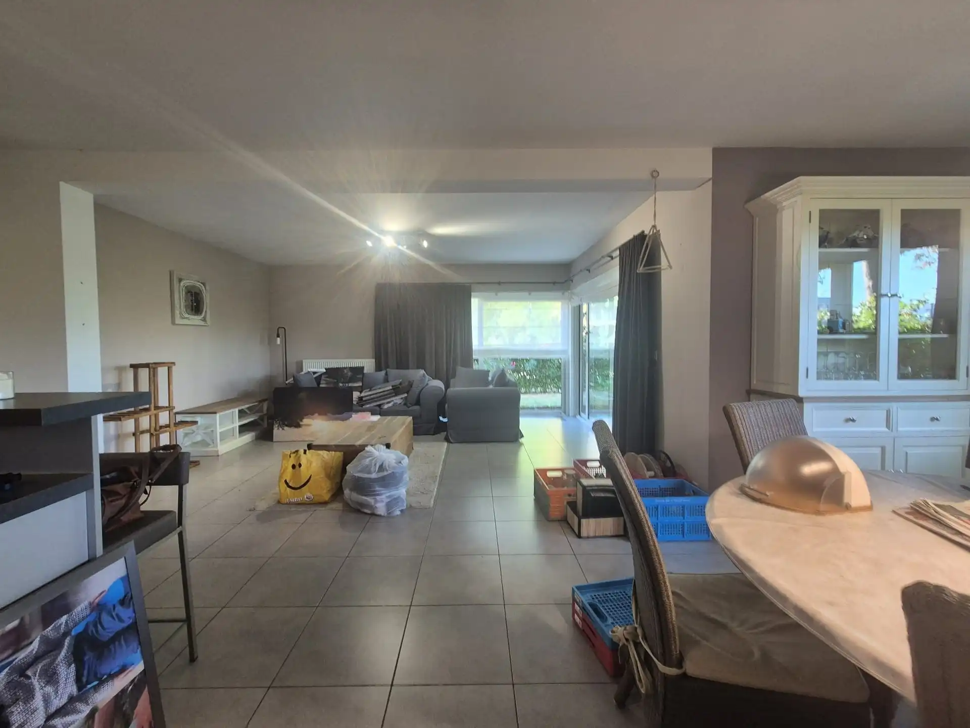 Ruim gelijkvloers villa appartement gelegen in afgesloten residentie.  foto 5