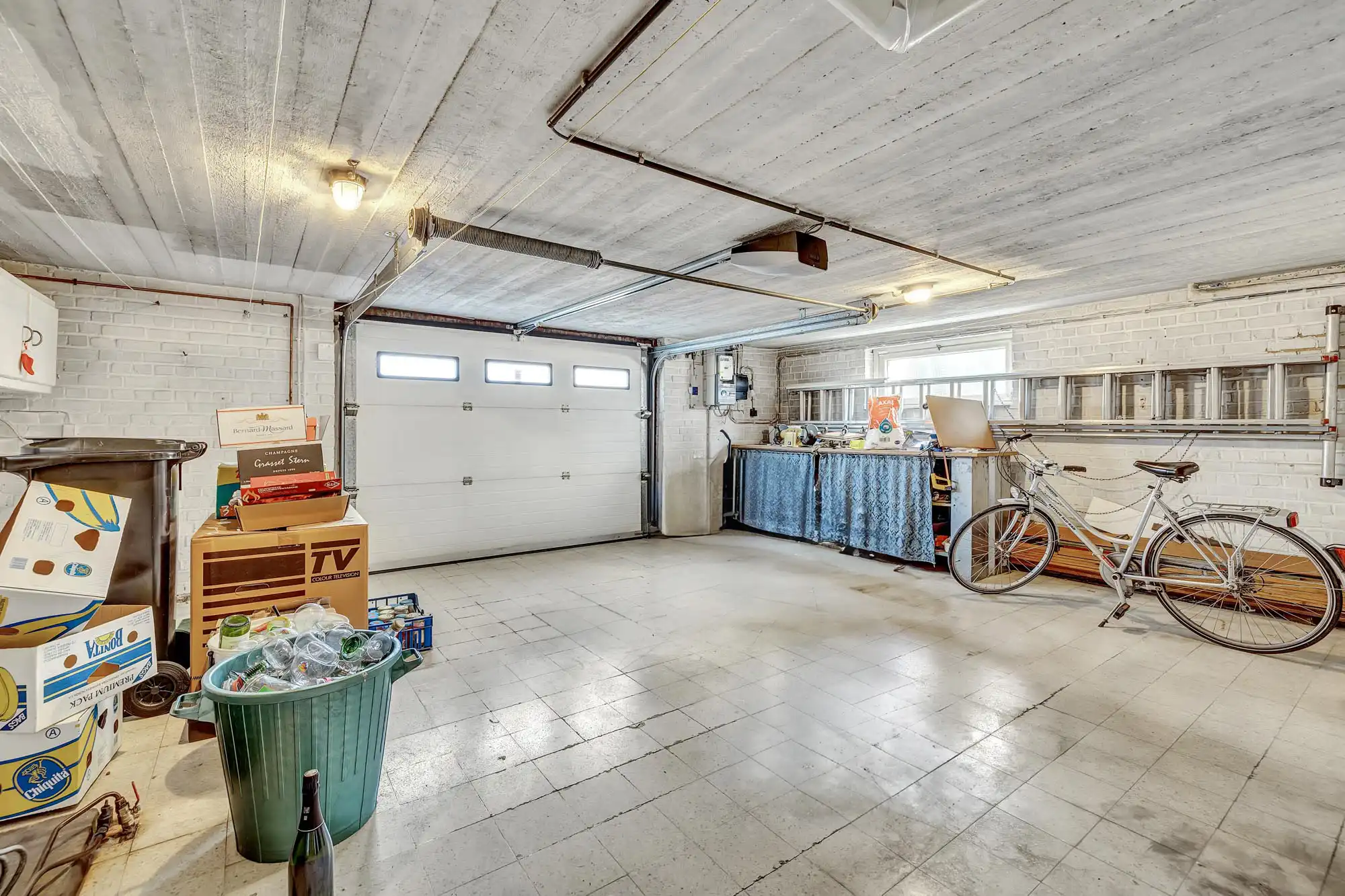 Goed onderhouden woning met garage en tuin foto 17