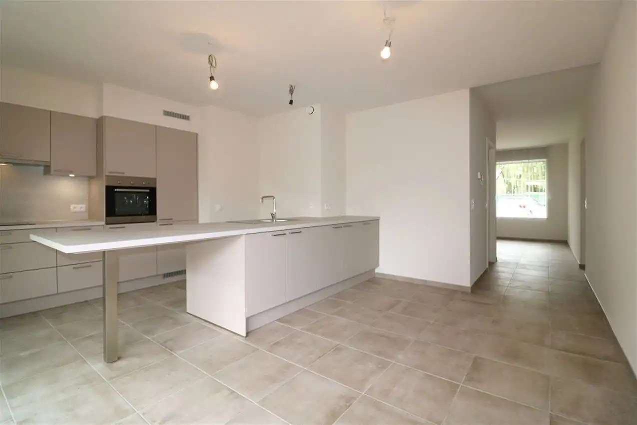 Gelijkvloers appartement, 2 slpk., autostaanplaats foto 11