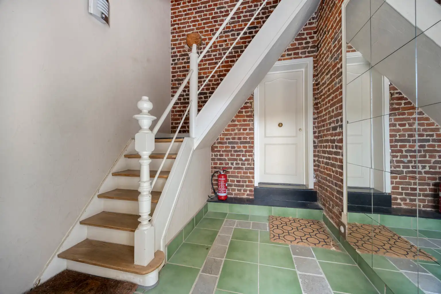 GERENOVEERD DUPLEXAPPARTEMENT MET KARAKTER foto 4