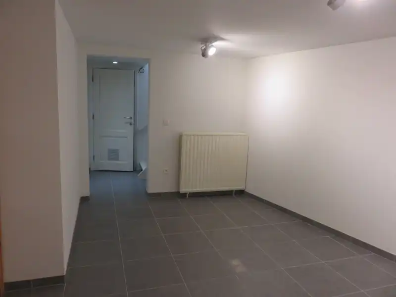 Mooi handelsgelijkvloers in centrum Hove foto 12