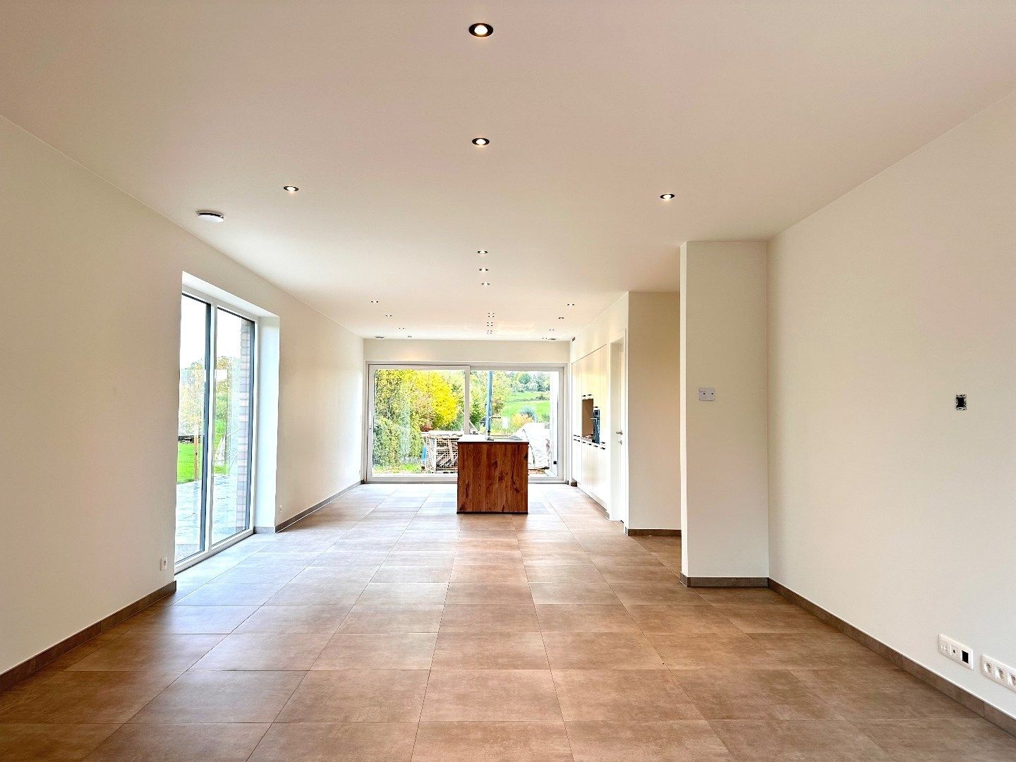 Te huur: prachtige nieuwbouwwoning in groene omgeving te Voeren foto 3