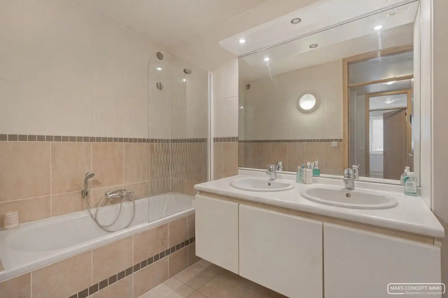 Gelijkvloers 2-slaapkamerappartement met tuin in Oudenaarde foto 4