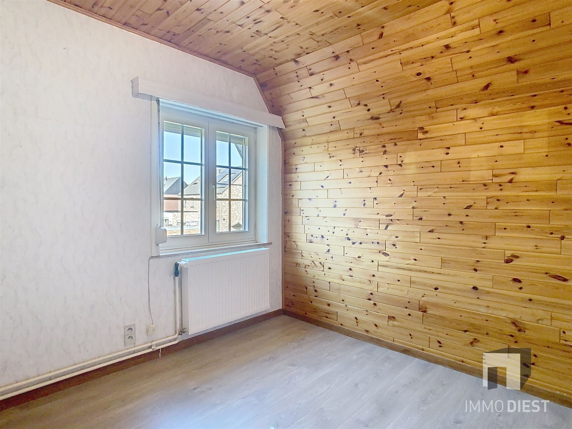 Charmante ruime woning met mooie tuin foto 12