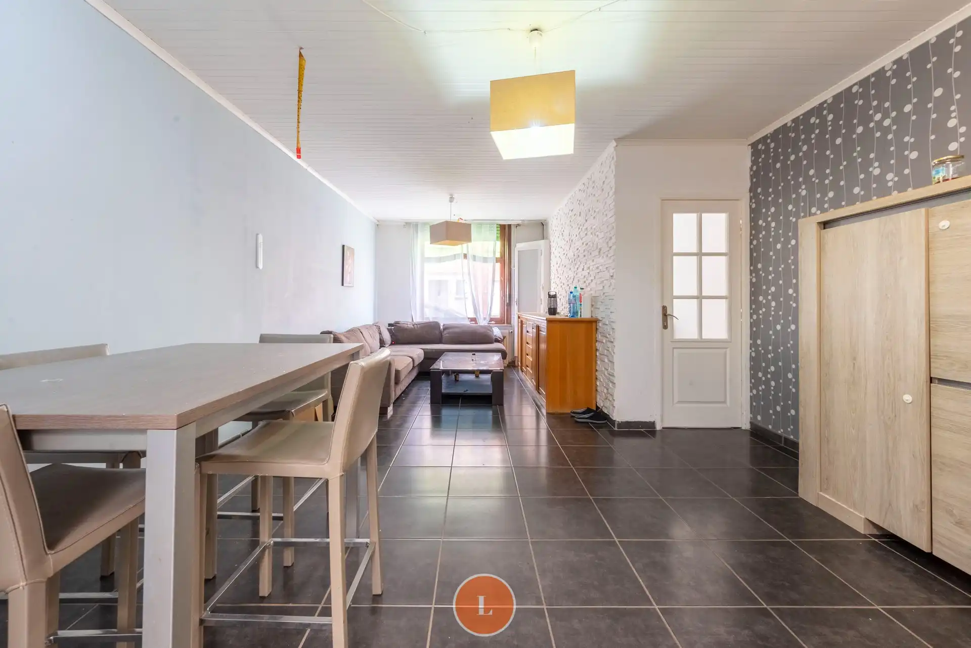 Te renoveren woning met 4 slaapkamers, stadstuin in doodlopende straat foto {{pictureIndex}}