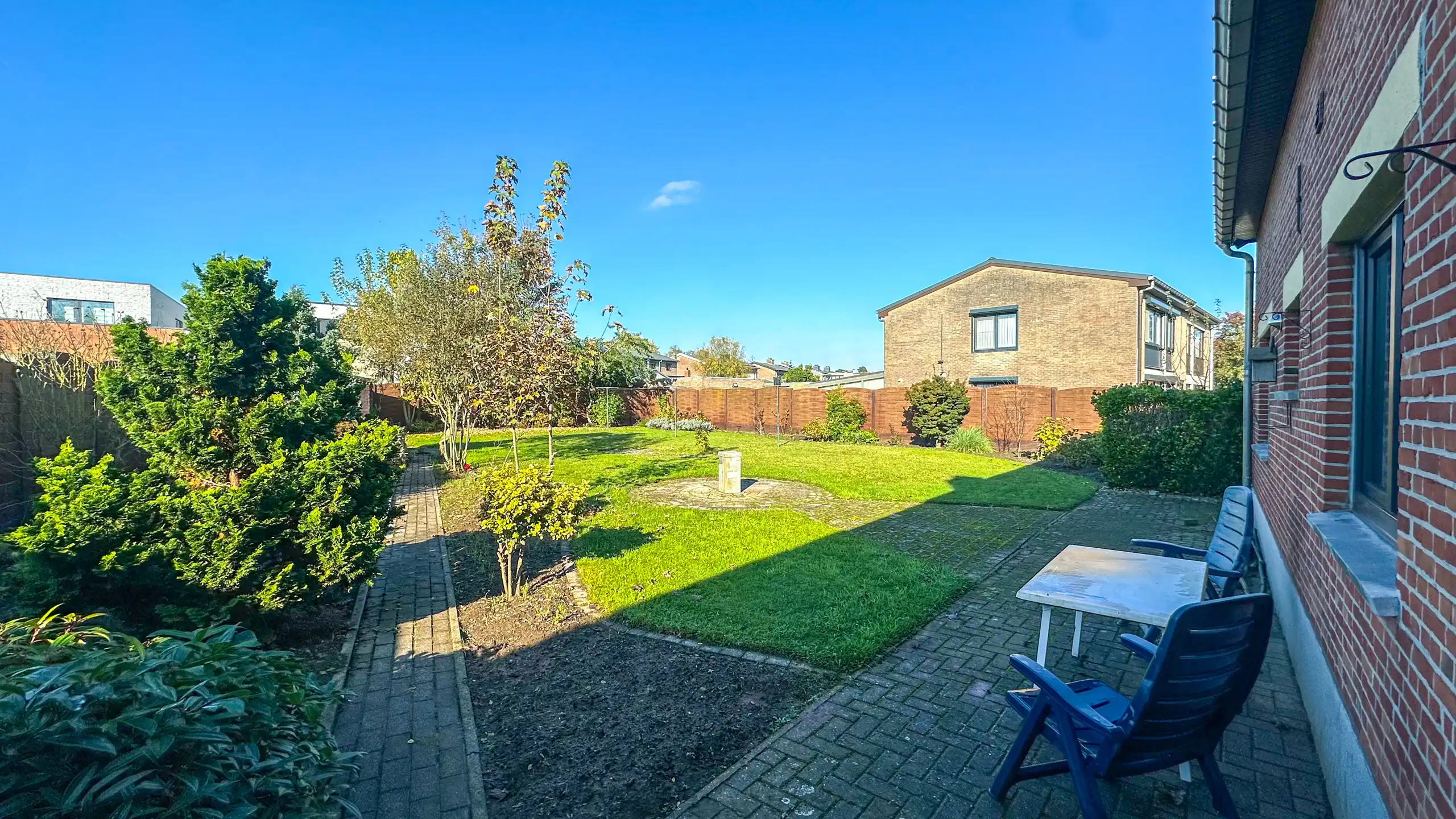 Charmante woning met 2 slaapkamers en een polyvalente ruimte foto 25