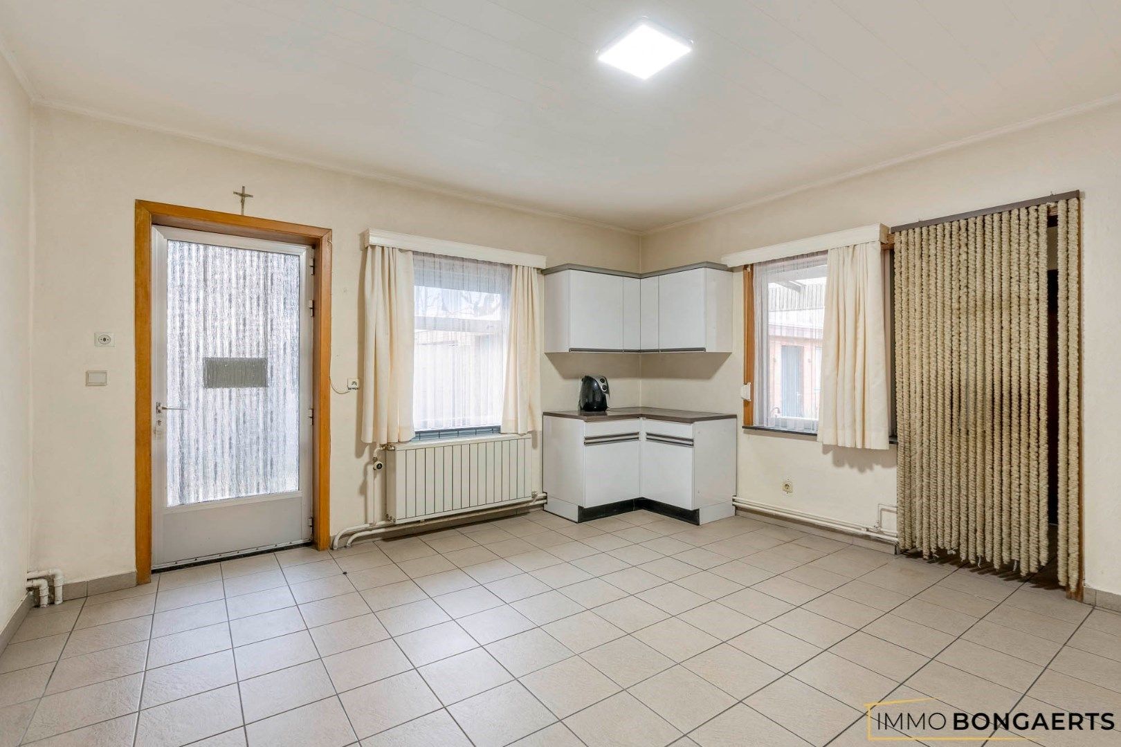 Ruime woning met 4 slaapkamers foto 7