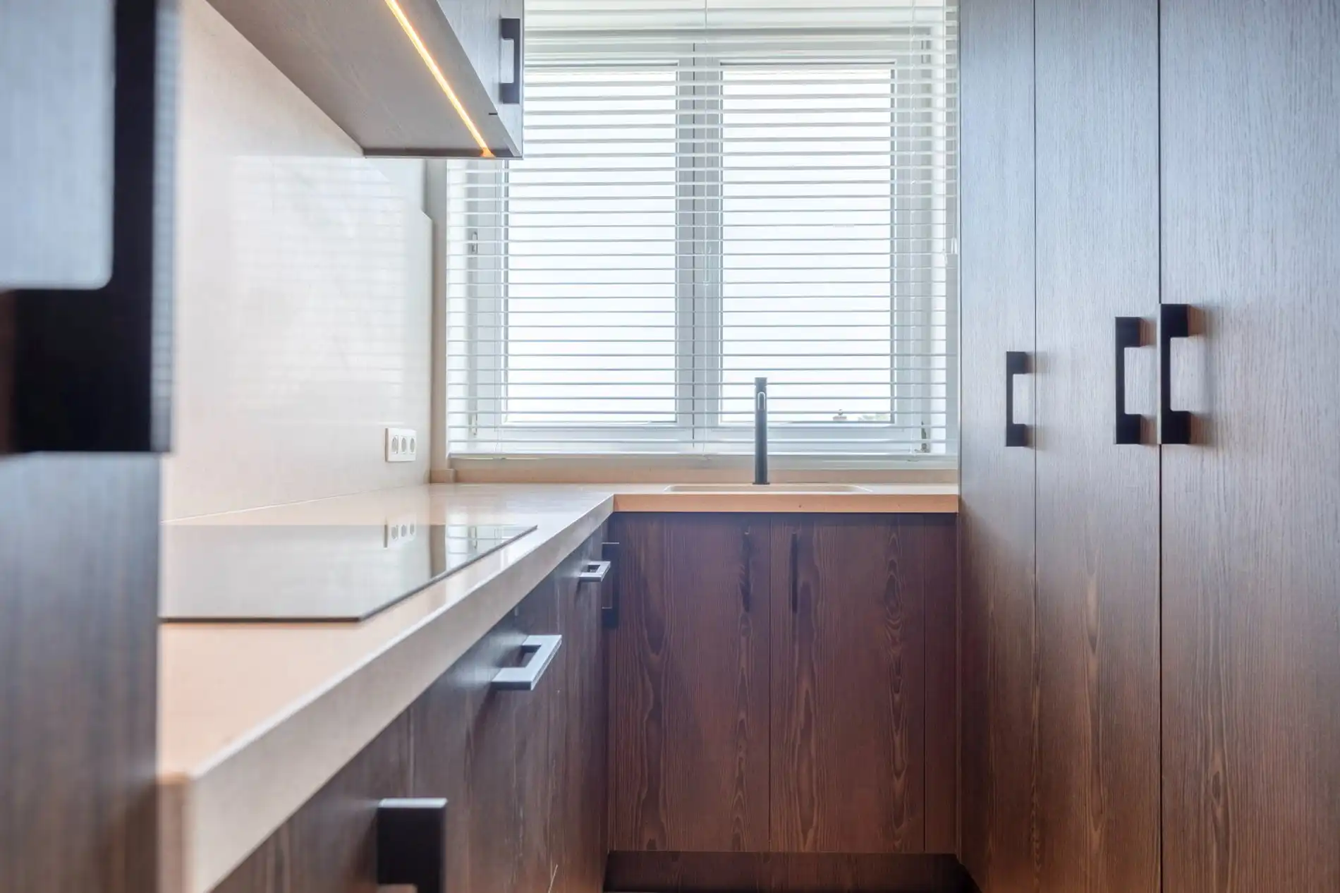 Rustig gelegen volledig gerenoveerd appartement met een open zicht over de villa's. foto 12