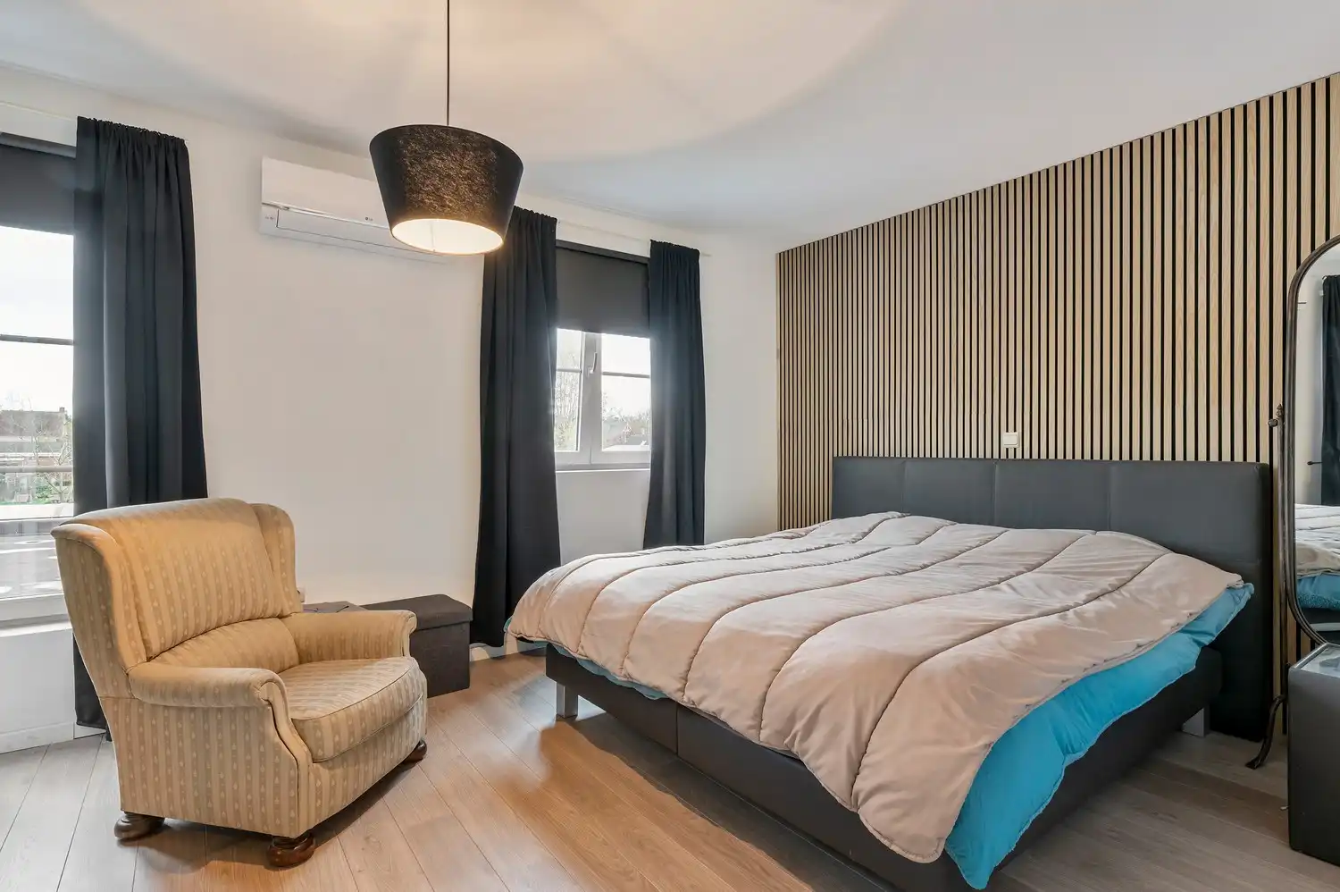 Ruime, instapklare pastorijwoning met bijgebouw op 1 180 m². foto 19