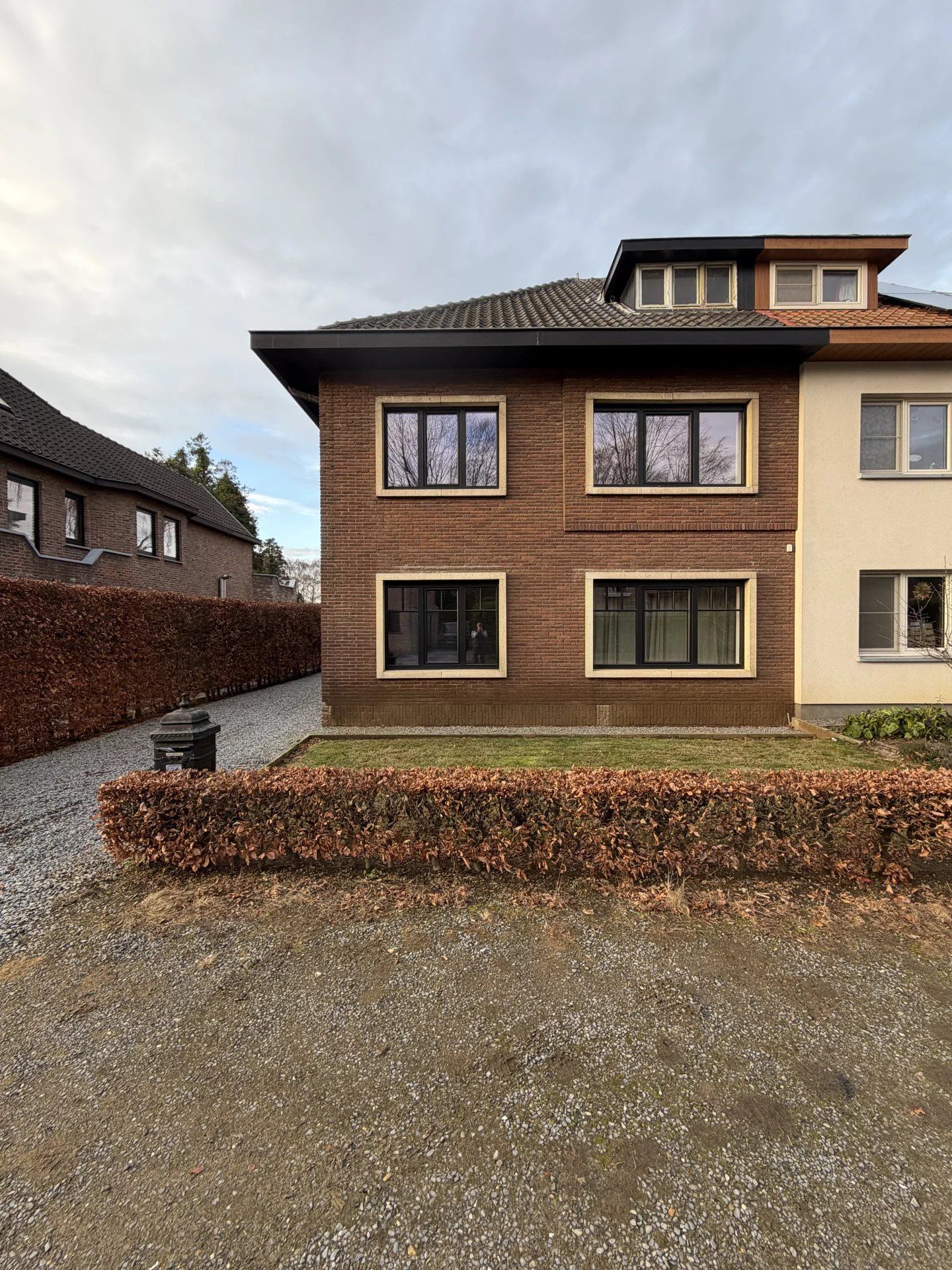 Prachtig gerenoveerde woning te Beringen foto 3