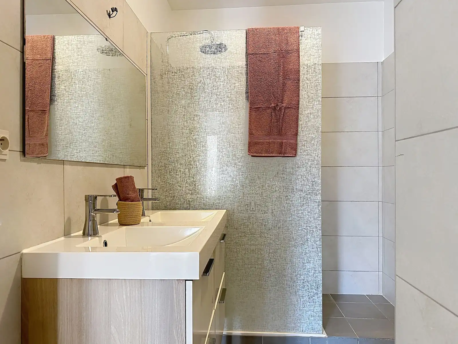 Instapklaar appartement met EPC-label A, rustig gelegen en op een steenworp van het centrum! foto 14