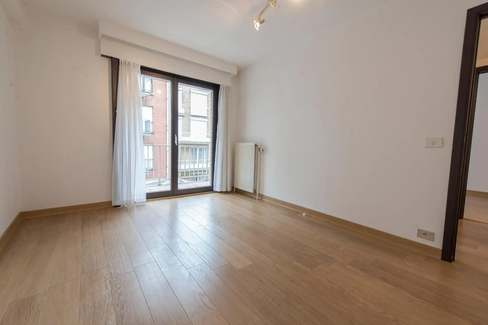 Ruim appartement  gelegen op de Kustlaan tussen het Lichttorenplein en het Driehoeksplein. foto 13