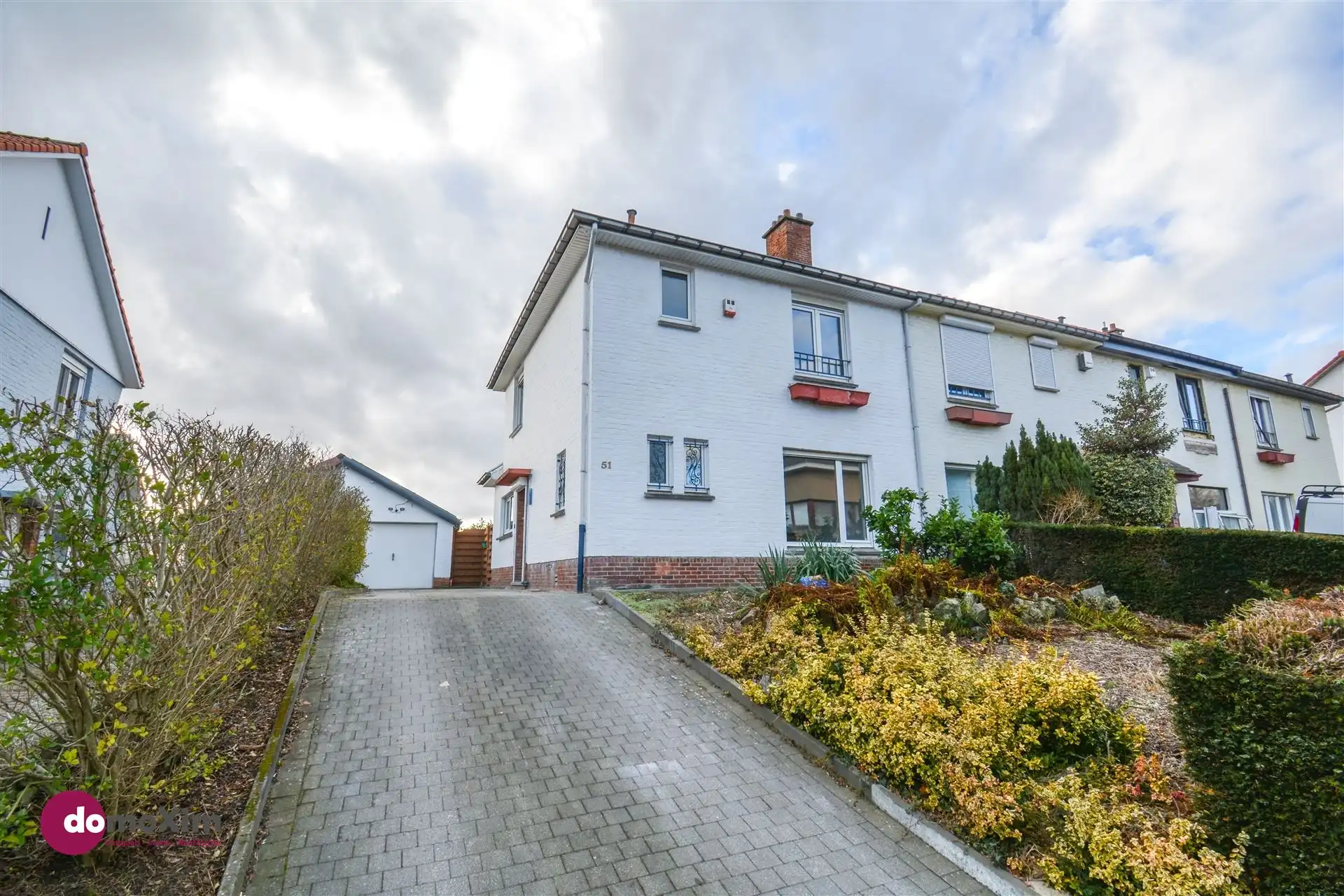 Gezellig, volledig gerenoveerde woning met 3 slaapkamers in een rustige woonwijk te Zaventem  foto {{pictureIndex}}