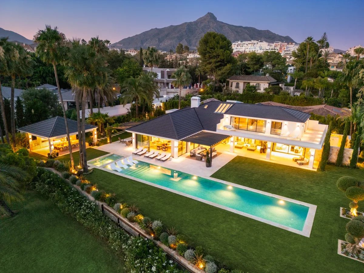 ()=>{if(producerUpdateValueVersion(node),producerAccessed(node),node.value===ERRORED)throw node.error;return node.value} Villa Solstice - 29600 Nueva Andalucia