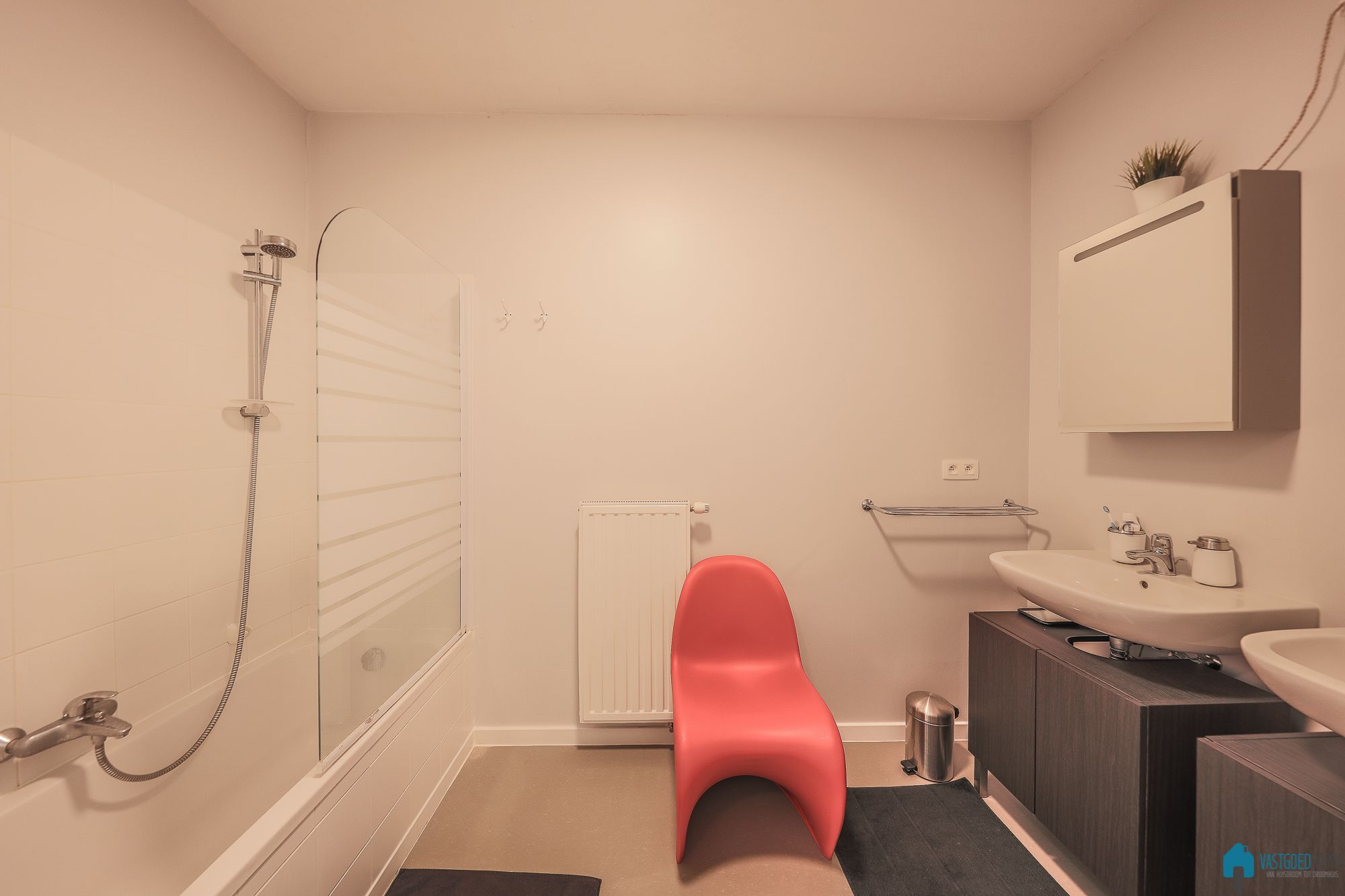 Ruim appartement met 2 slaapkamers foto 9
