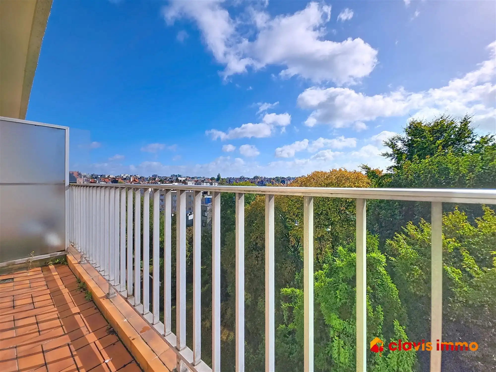 2 slaapkamers en 2 terrassen in groene omgeving foto 5