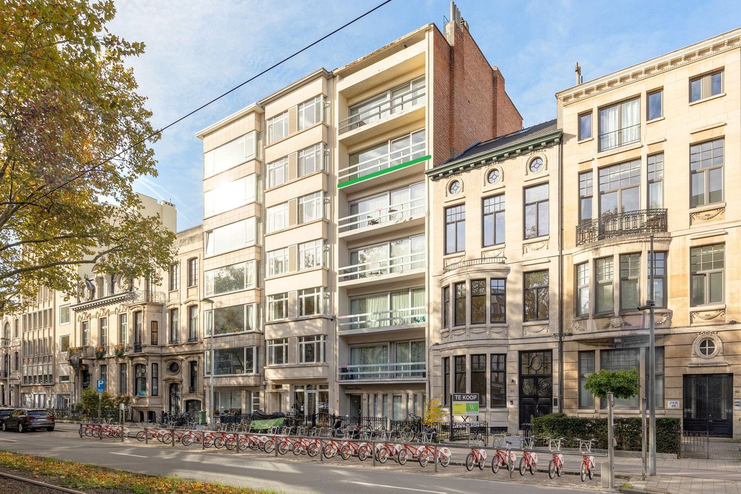 Instapklare studio met aangenaam terras (50m²) op toplocatie aan de Jan van Rijswijcklaan foto 2