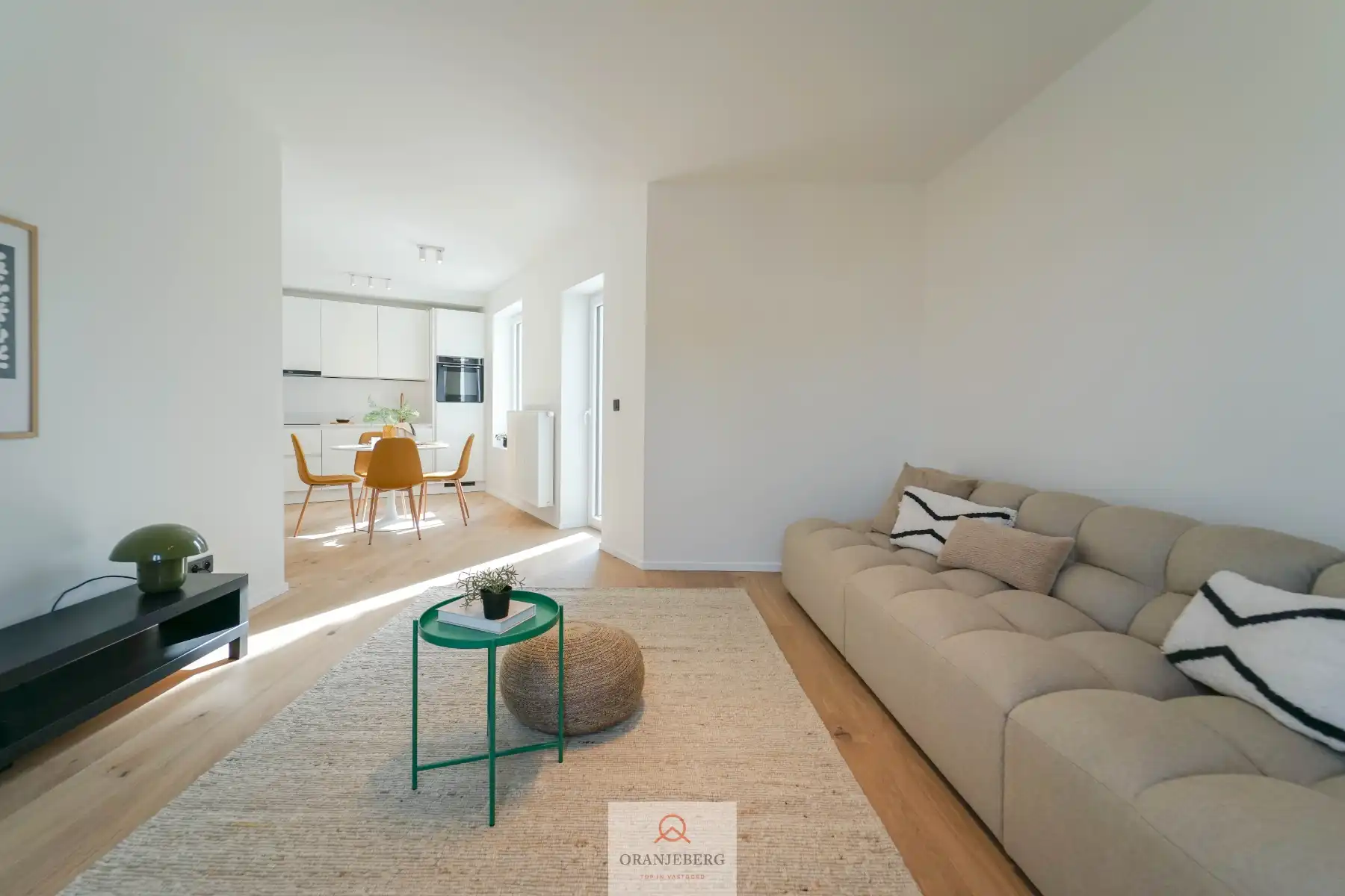 Gerenoveerd, energiezuinig 2 slpk appartement met terras! foto 6